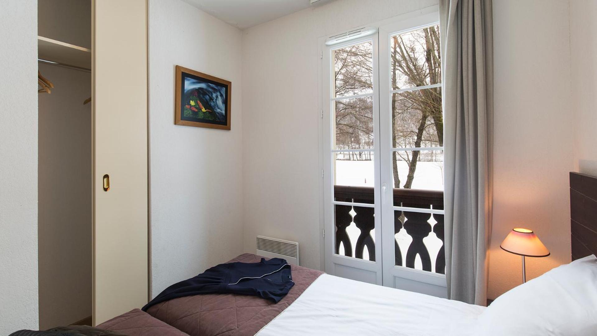 1 Bedroom Apartment sleeping area
