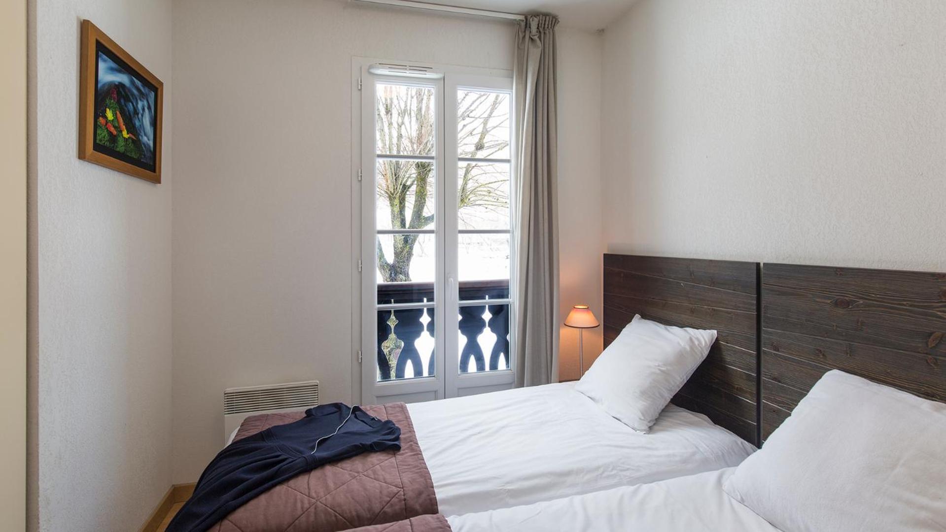 1 Bedroom Apartment sleeping area