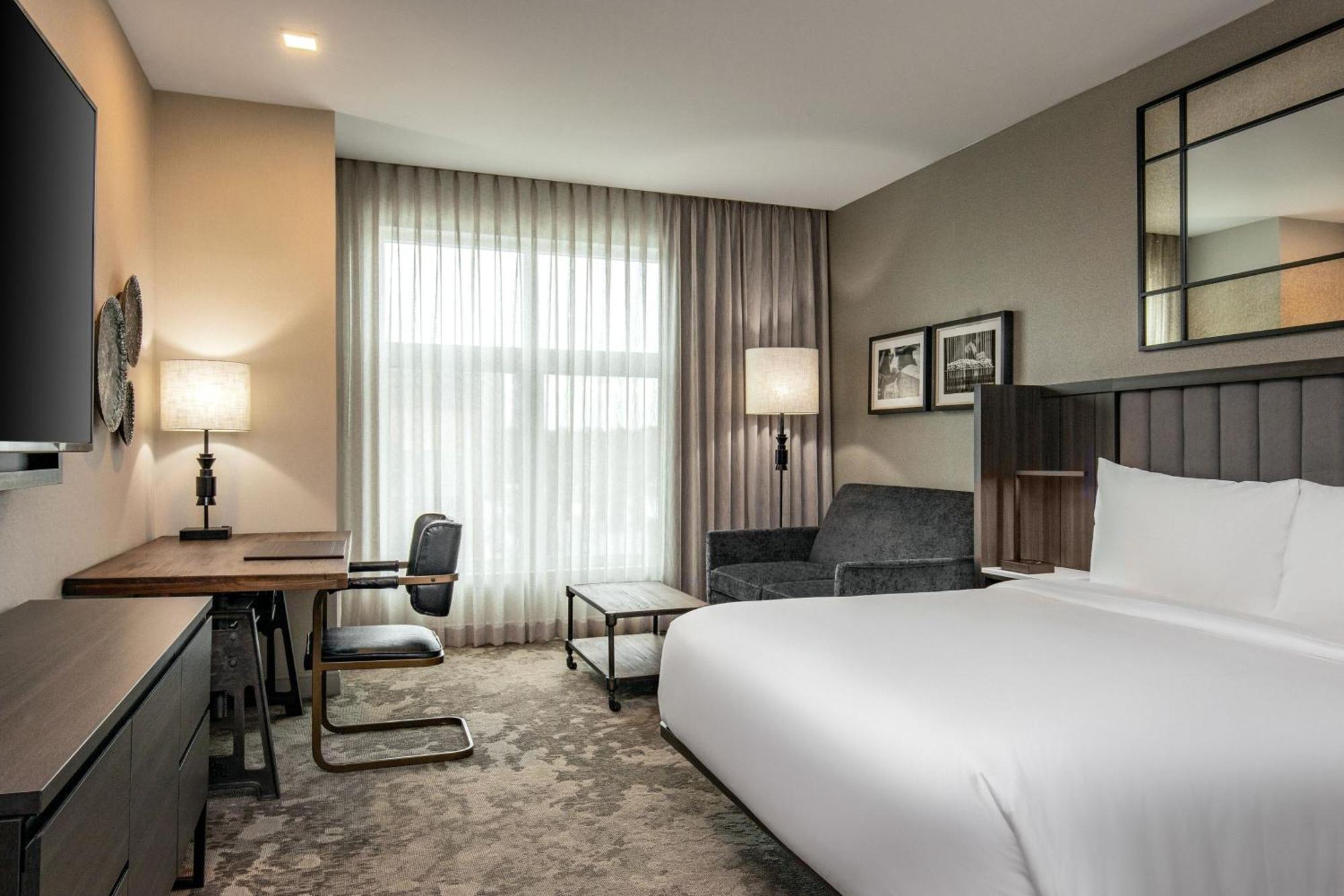 King Room with Sofa Bed and Street View