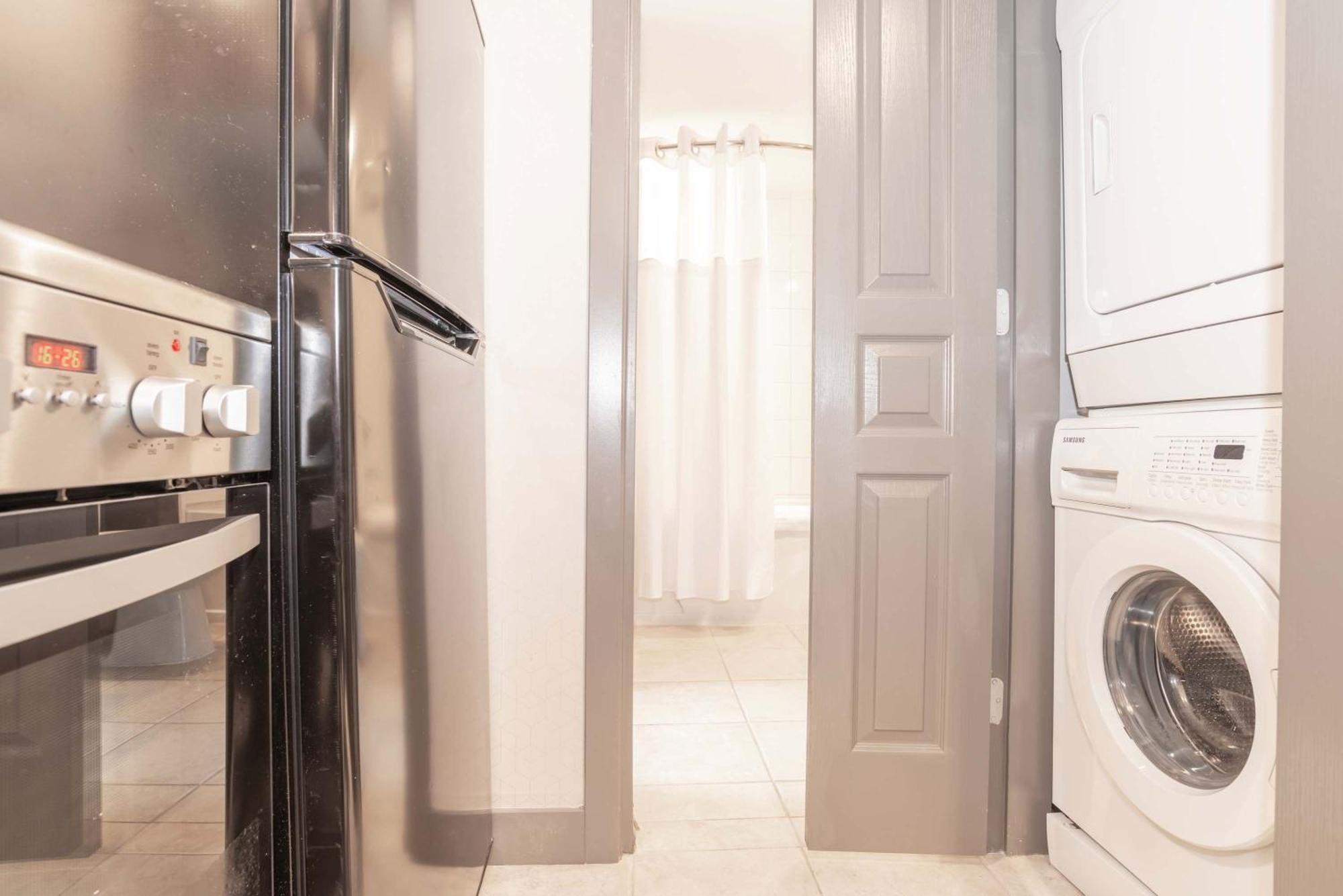 Standard Suite 1 King Bed Kitchenette