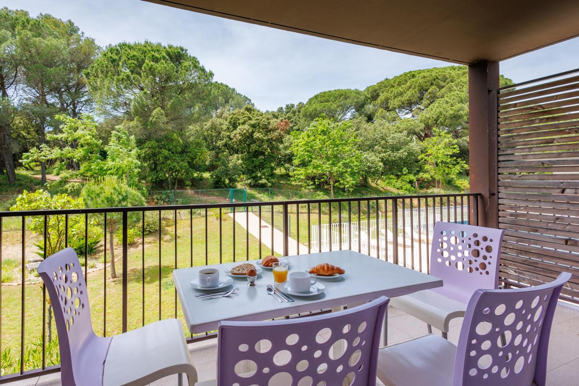 One-Bedroom Apartment Garrigue View
