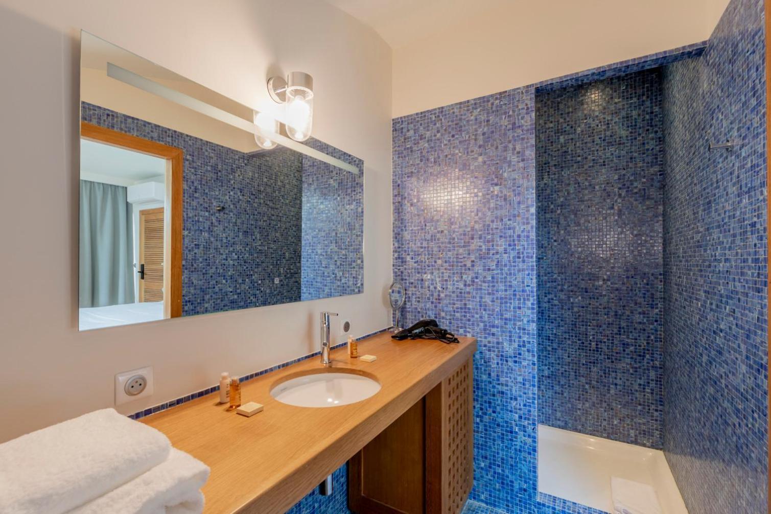 Suite on City Side