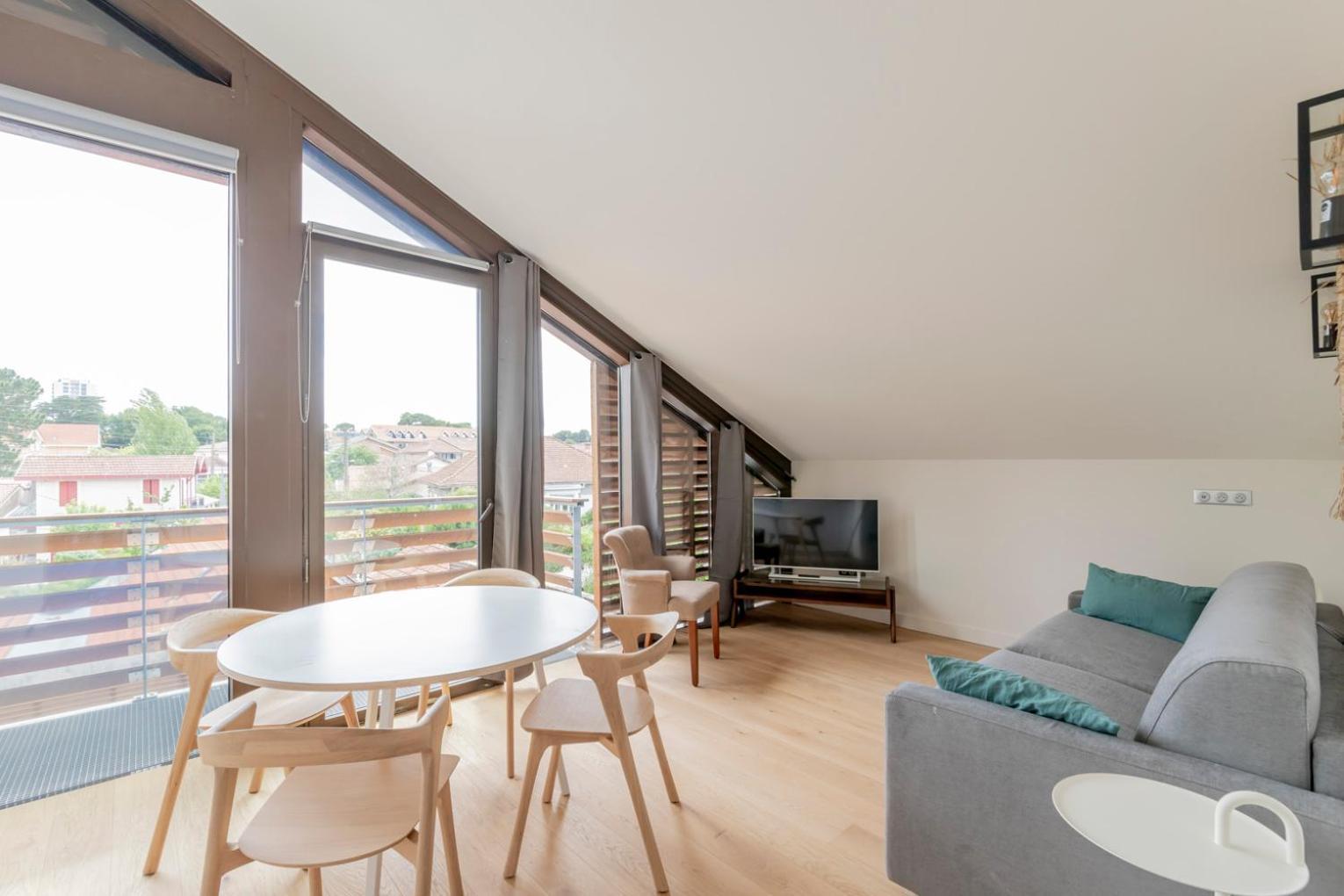 Suite on City Side