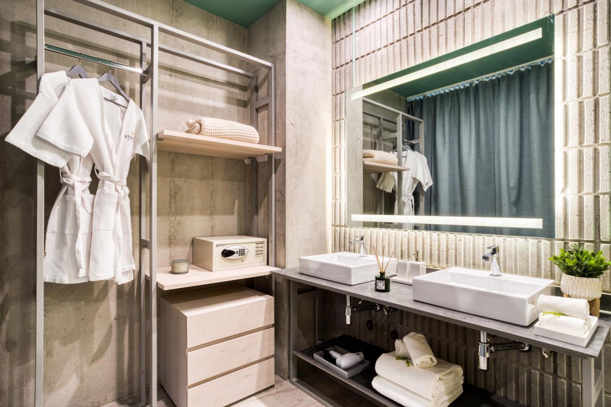 Standard Double Suite
