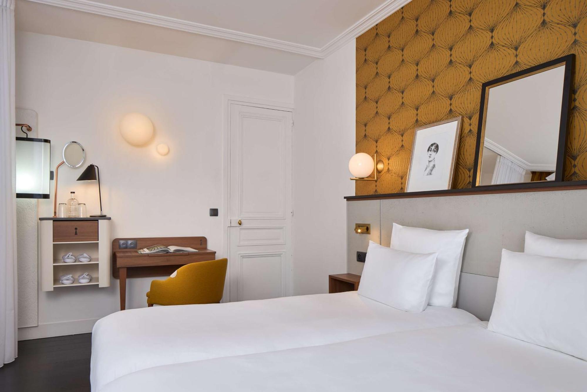 Superior Twin Room Access to Relaxation Area