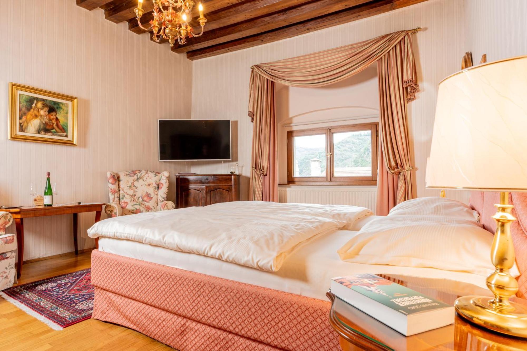 Double Room,1594673427:JPEG
