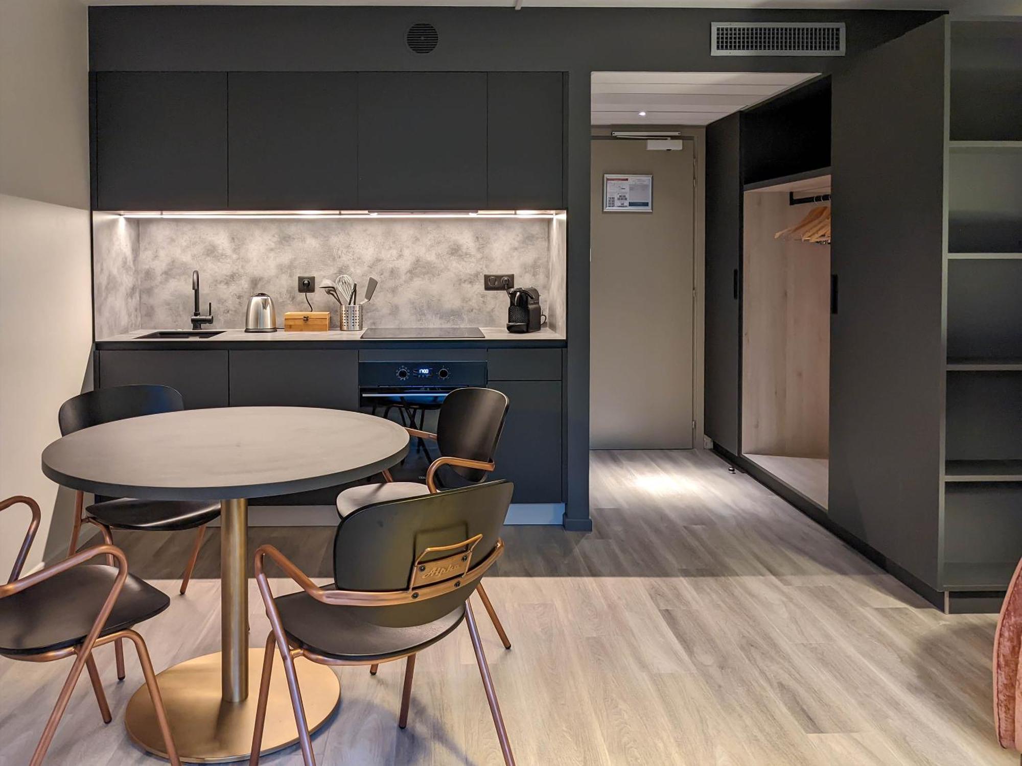 Suite Apartment