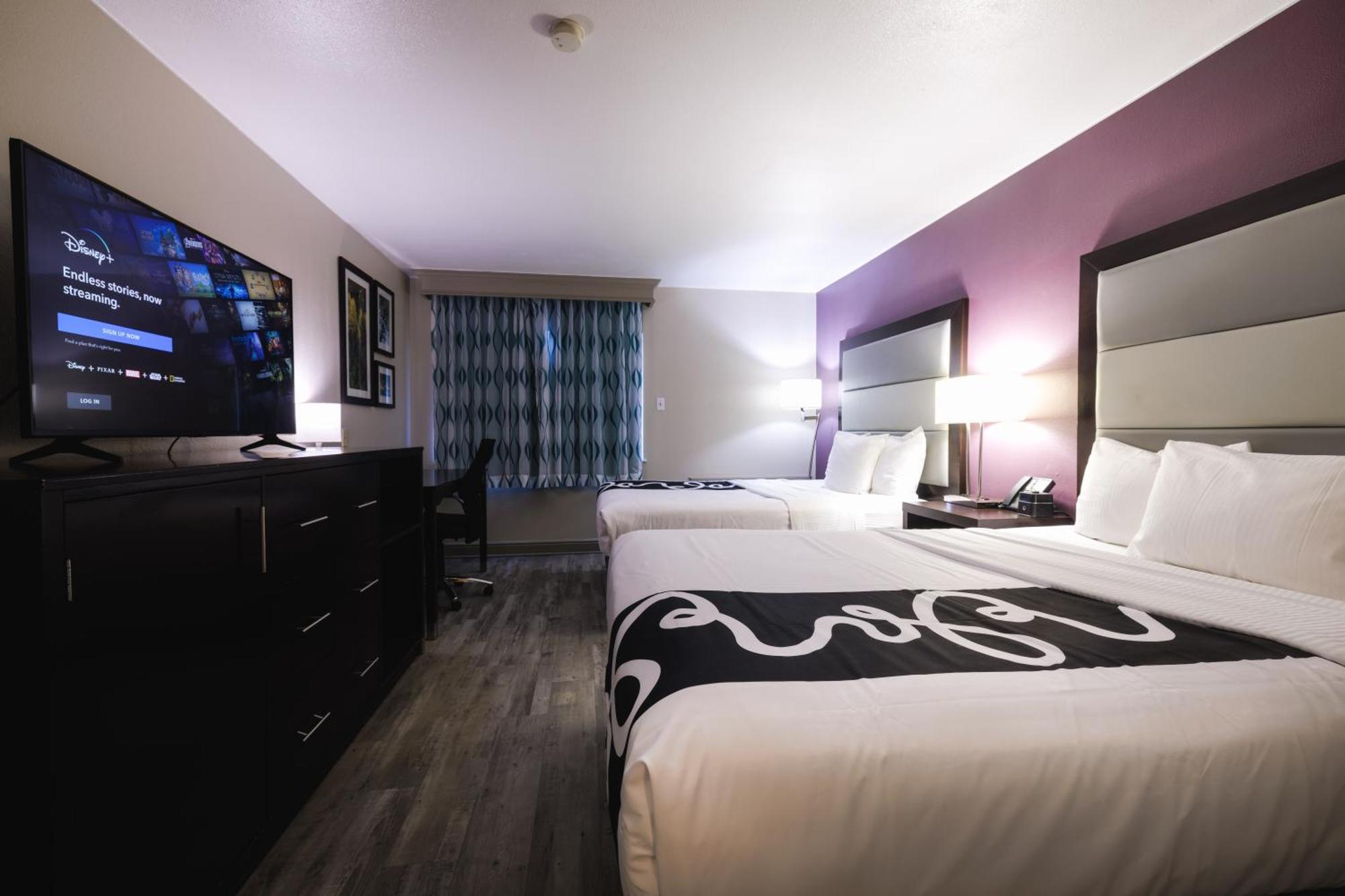 Queen Room Two Queen Beds Non-Smoking