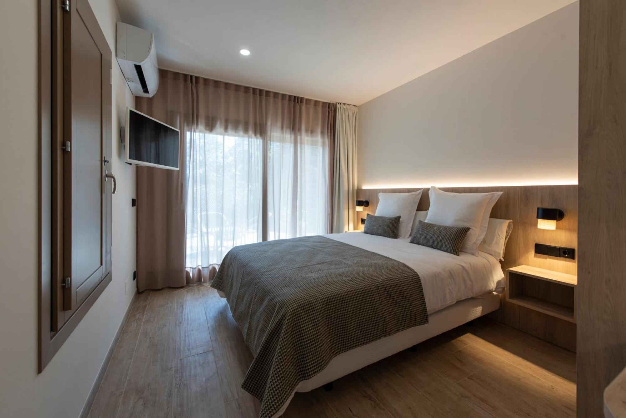 Double Room the Corral bathtub terrace garden views