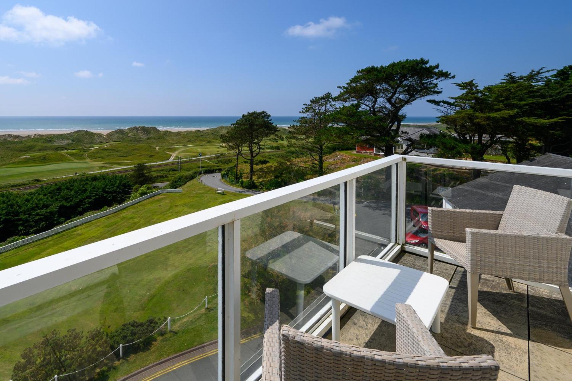 Twin Room with Balcony