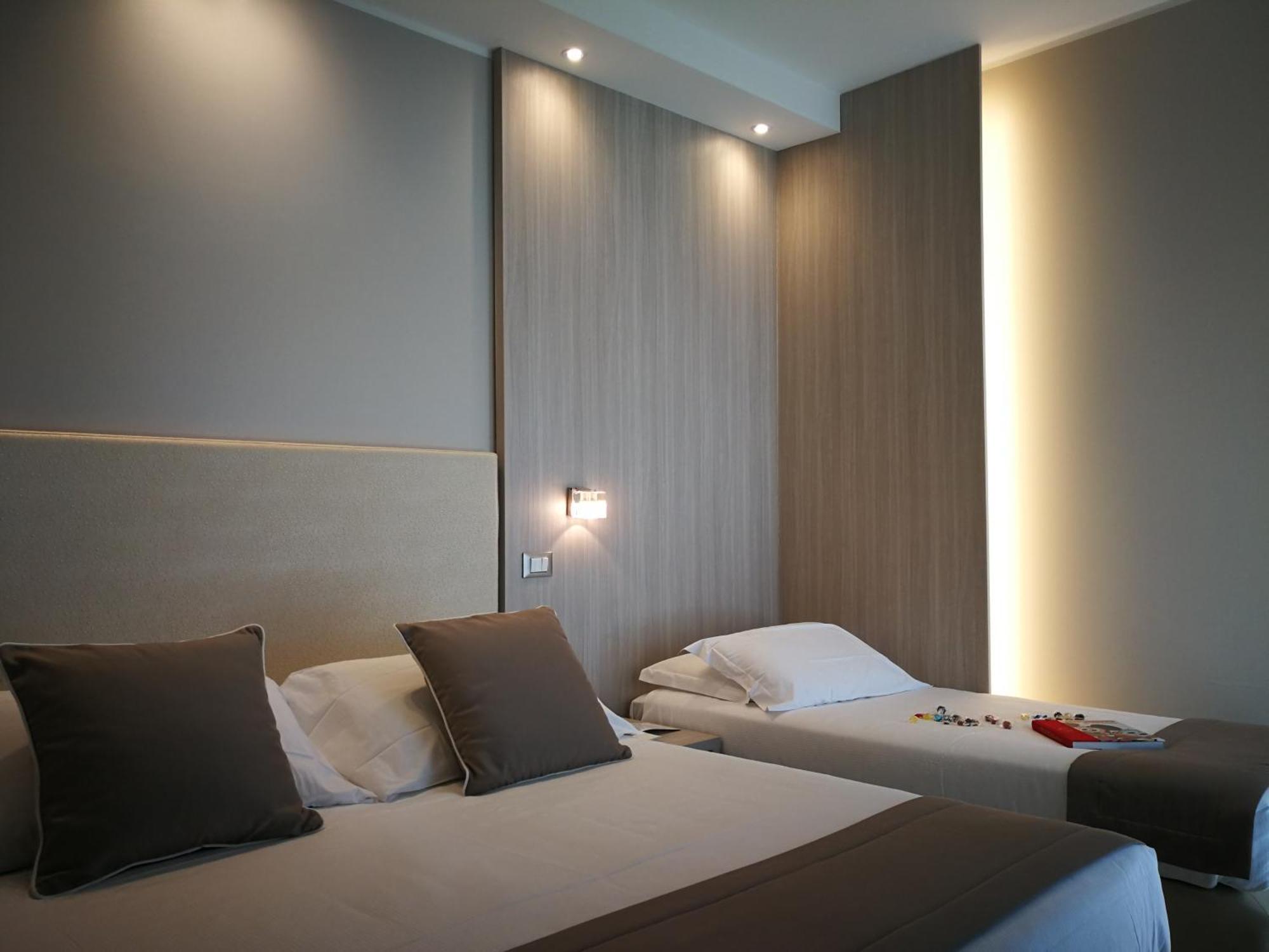 Economy Triple Room Sea View