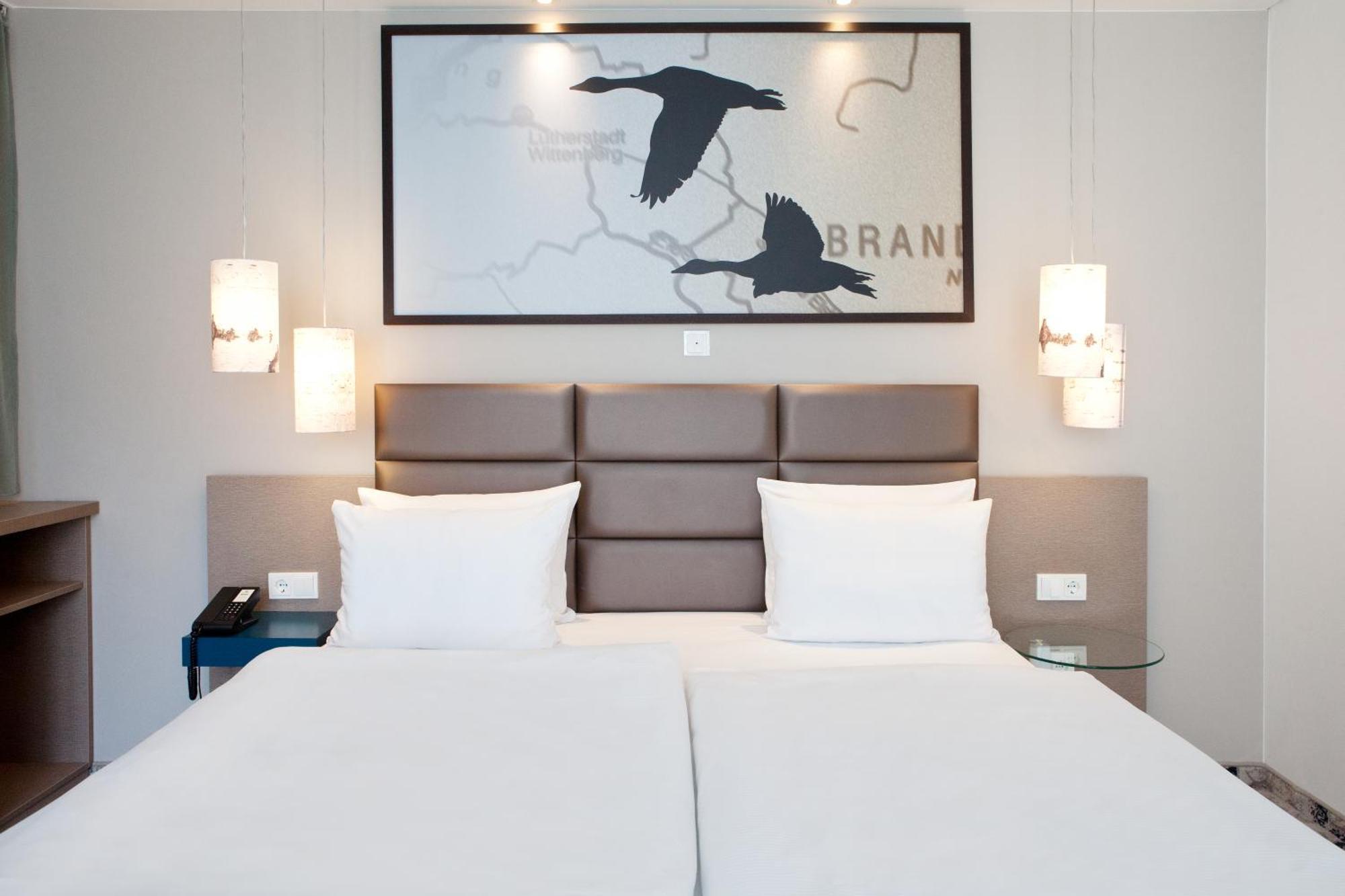 Standard Queen Room Accessible