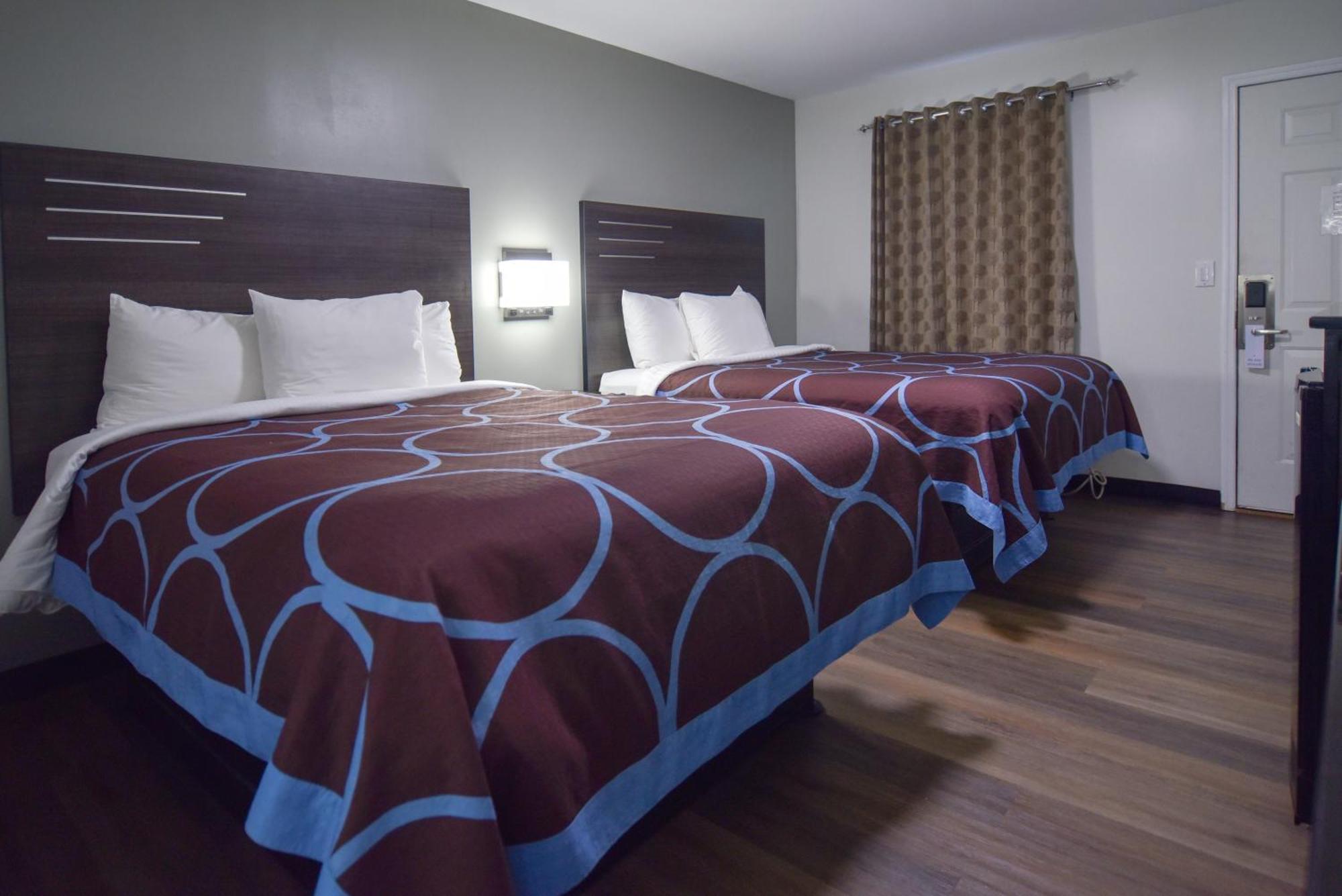 Queen Room Two Queen Beds