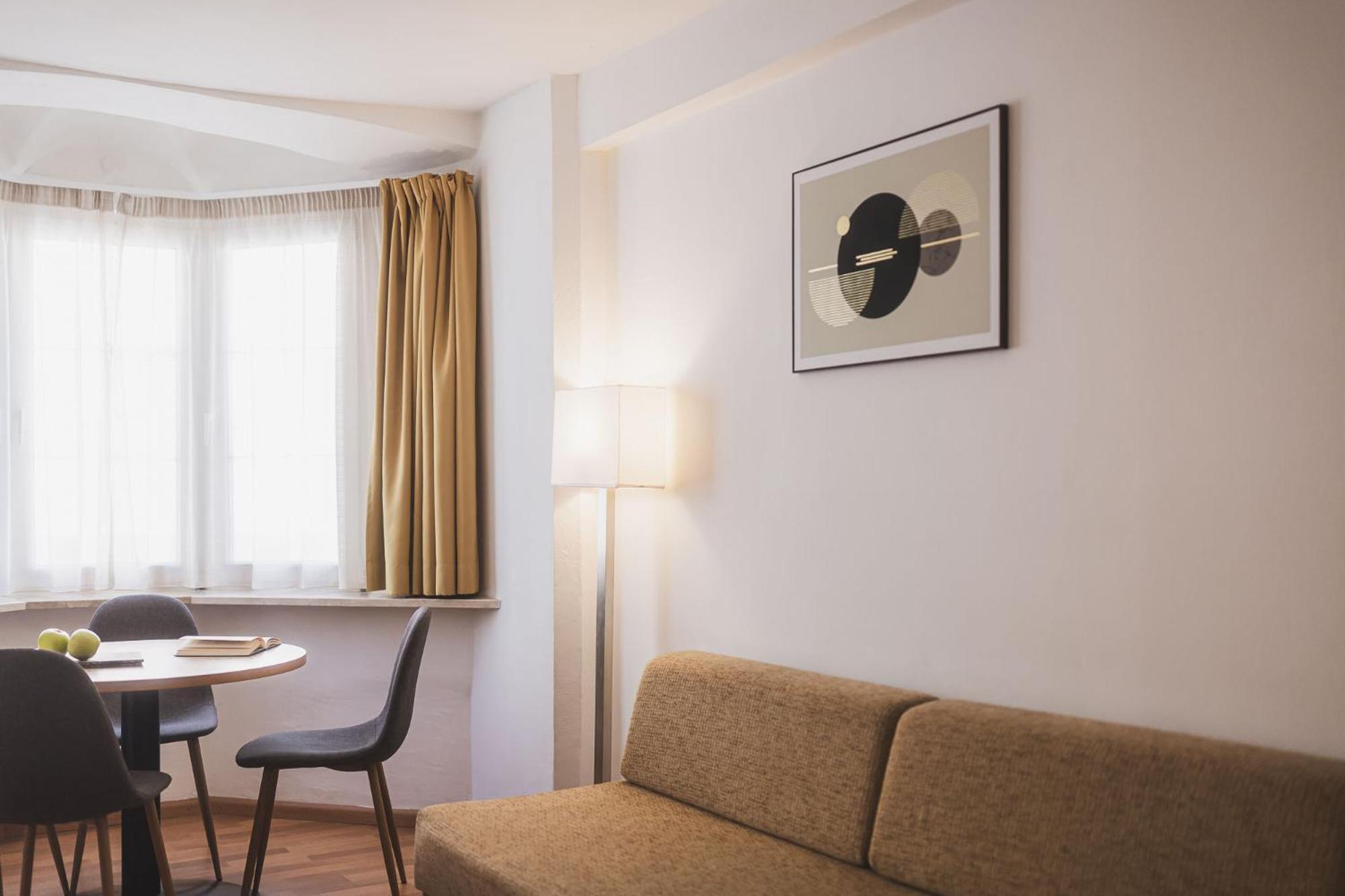 One-Bedroom Apartment,1595440736:JPEG