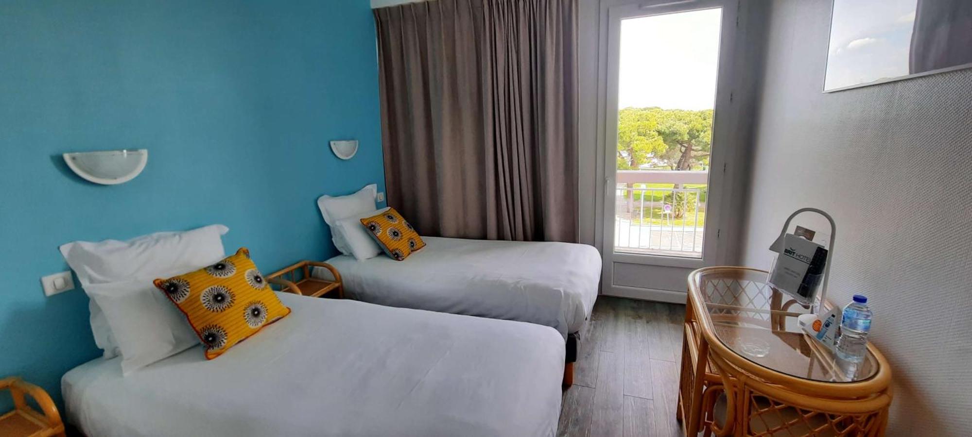Twin Room Sea View,1596018133:JPEG