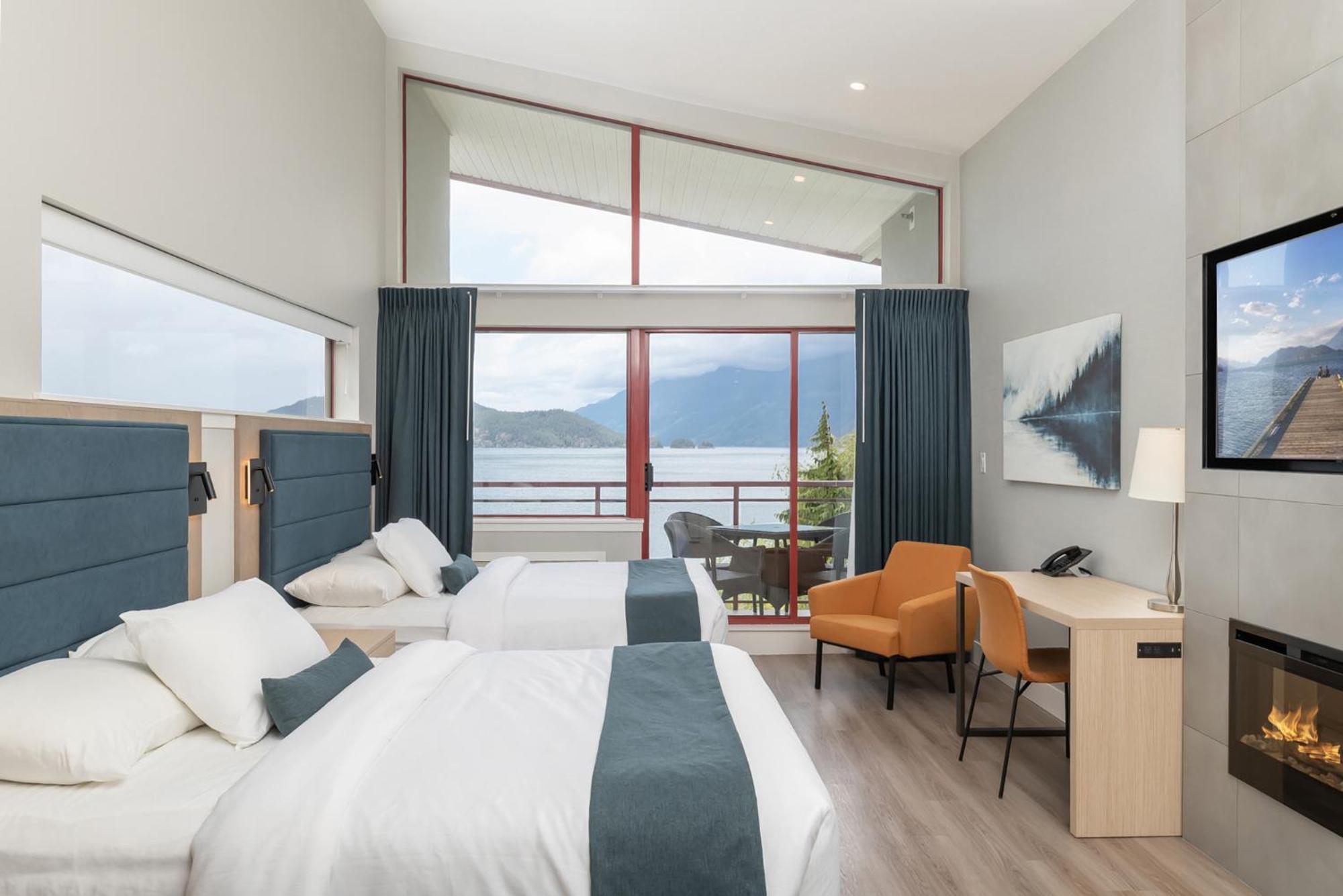 Queen Room Two Queen Beds Lake View