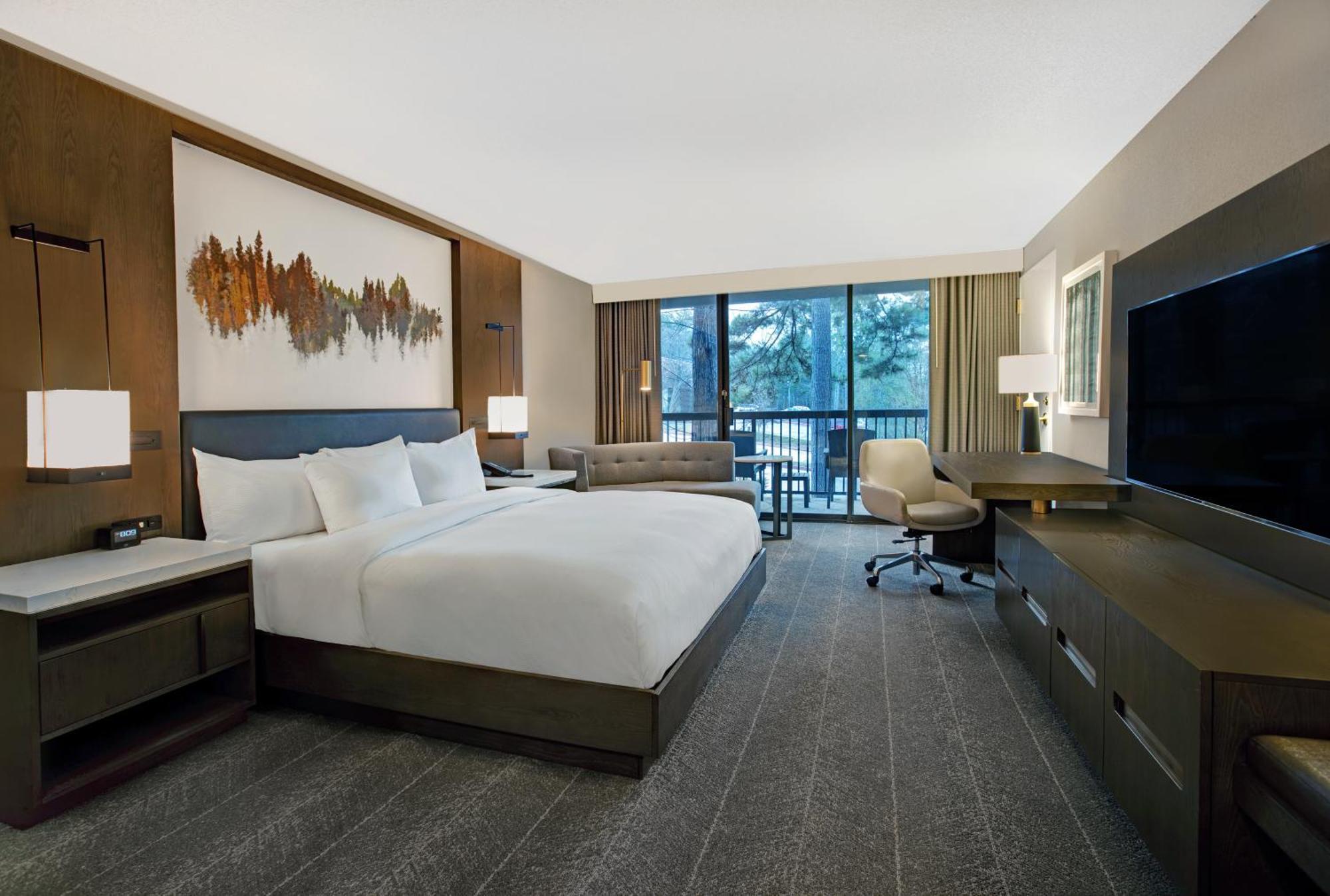 King Room Pool View