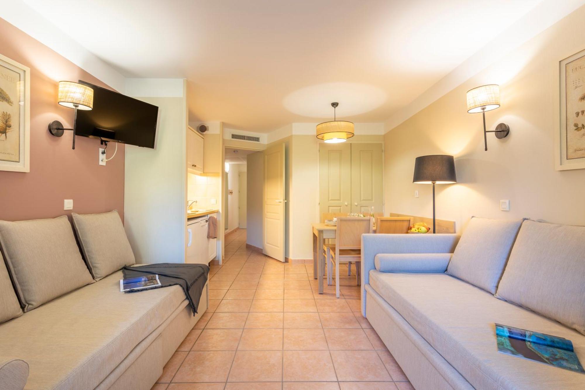 Studio Sleeping Alcove Air Conditioning Terrace Ground Floor