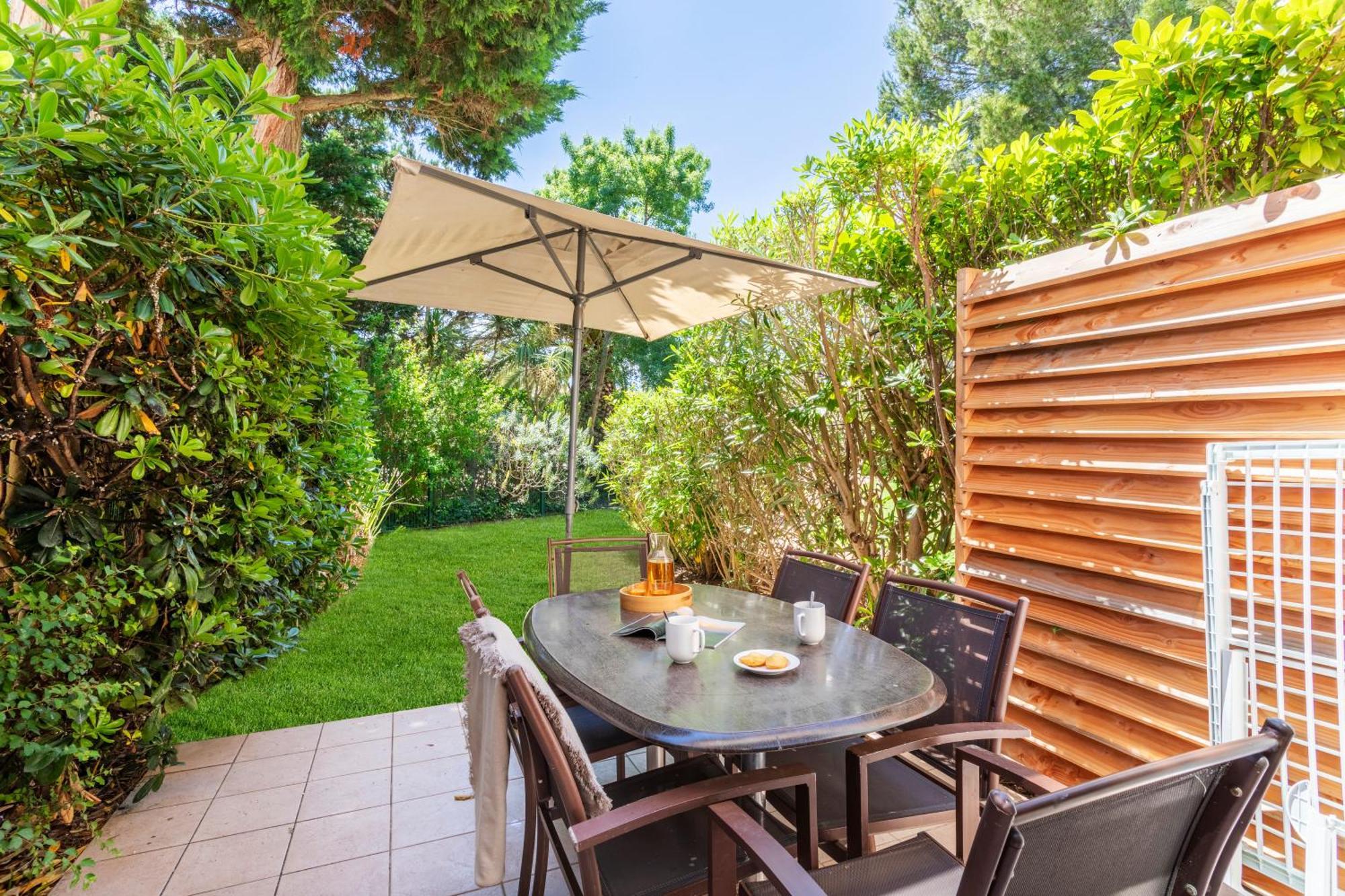 Two-Bedroom Duplex House Air Conditioning Terrace