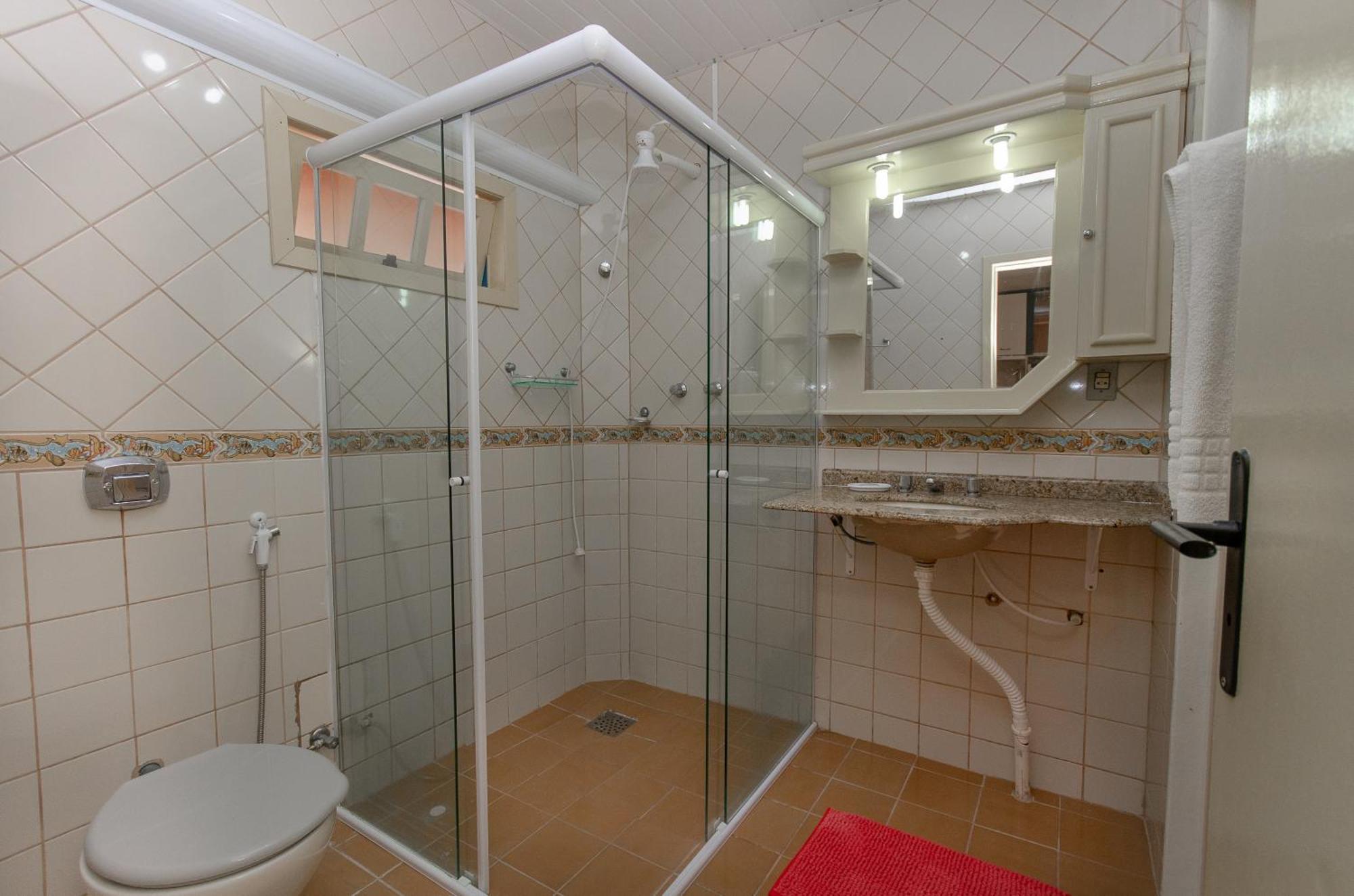 One-Bedroom Apartment Sea View
