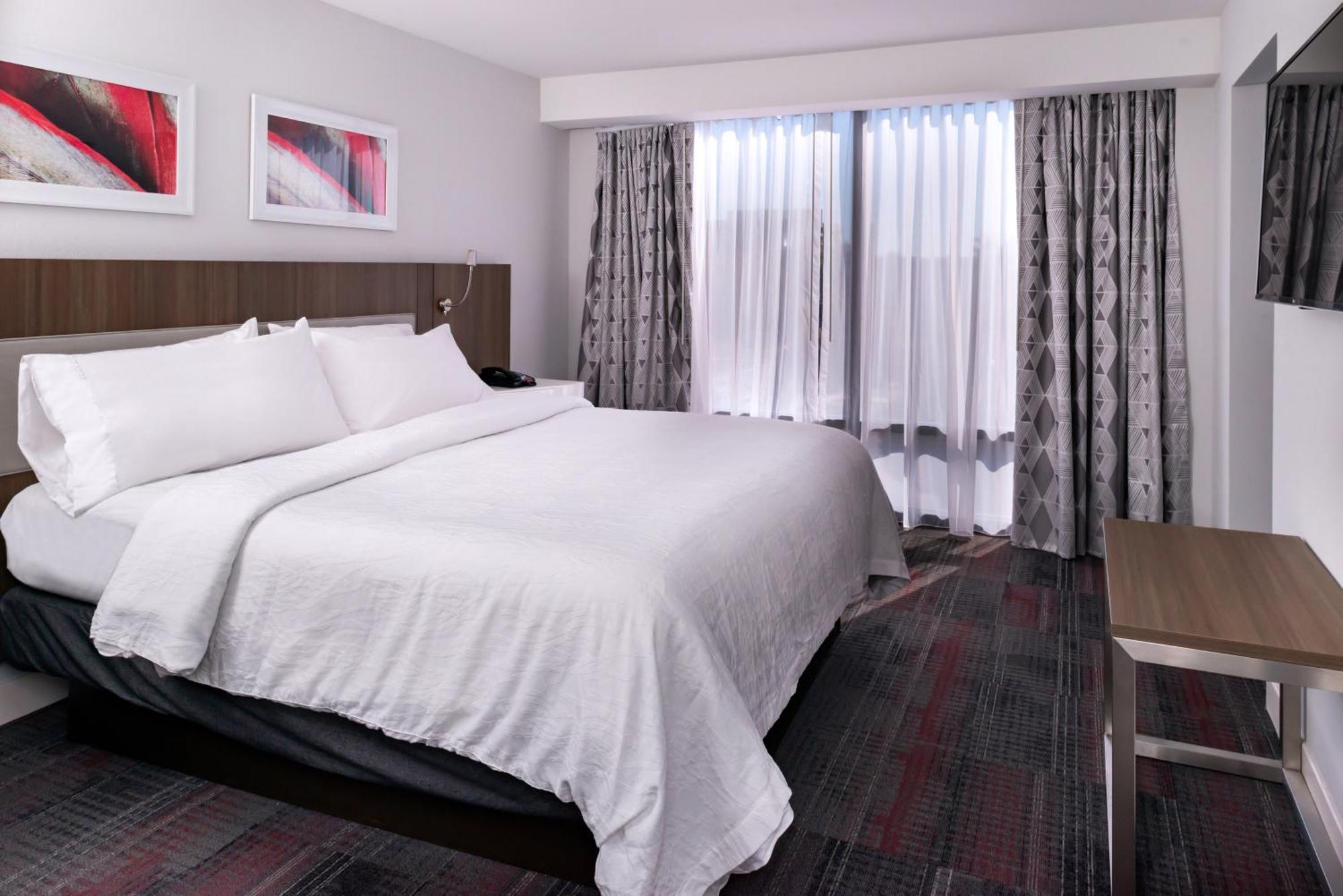 One-Bedroom King Suite