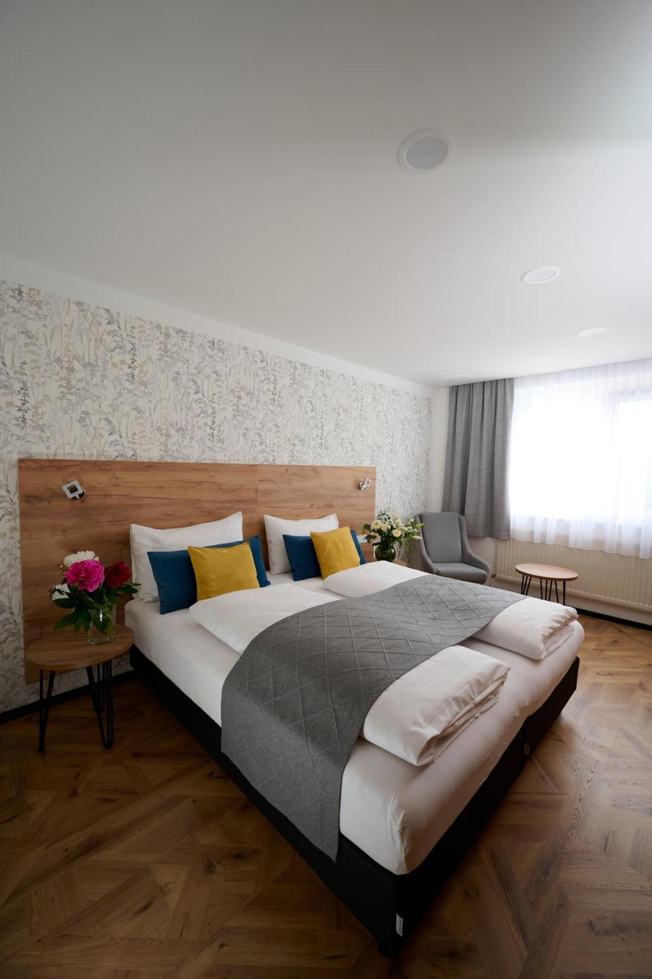 Doppelzimmer mit Gartenblick