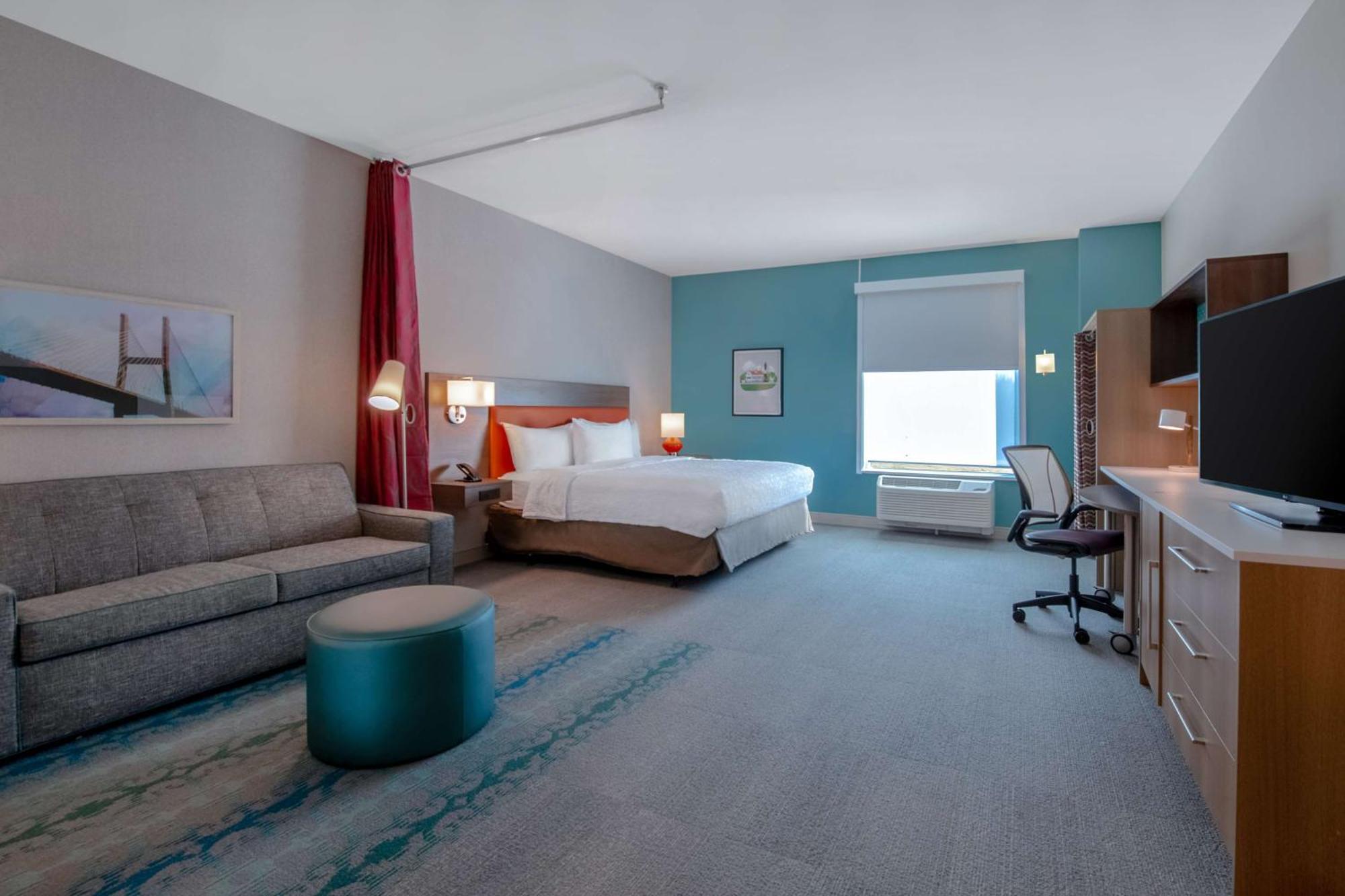 King Studio Suite with Accessible Tub - Mobility Access