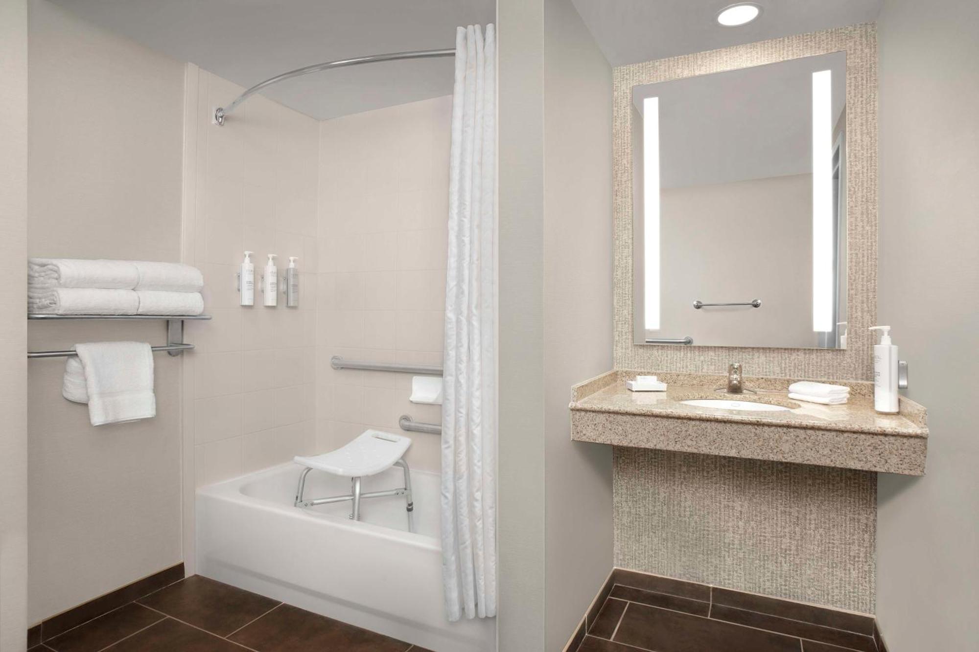 Queen Room with Two Queen Beds - Mobility and Hearing Access