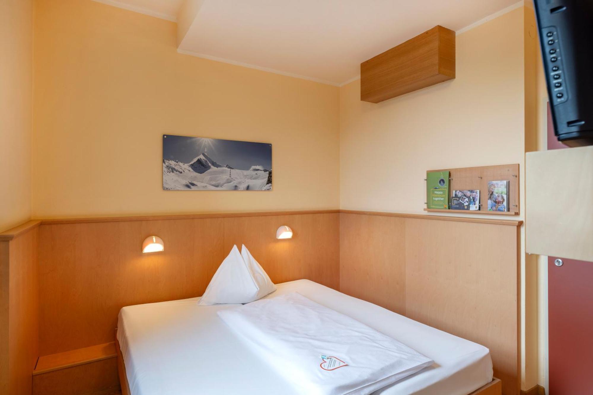 Single Room,1596867950:JPEG