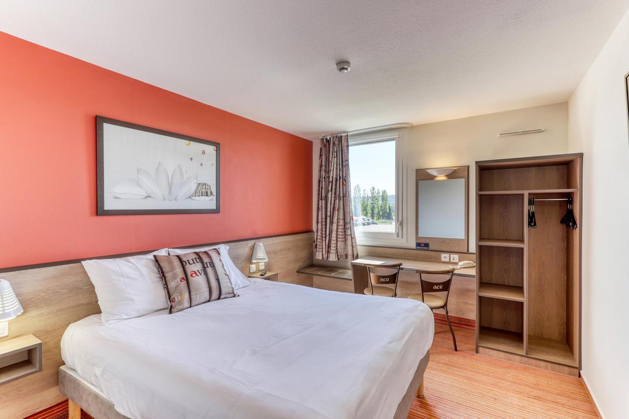Double Room Private Bathroom