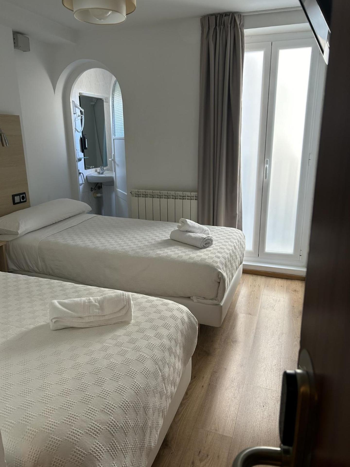 TWIN TWO BEDS INSIDE