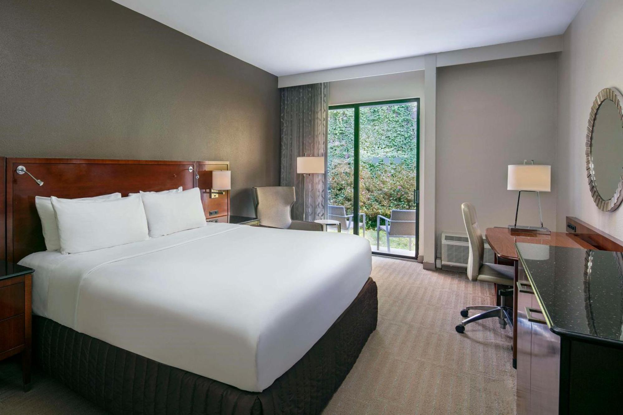 Preferred King Room Balcony
