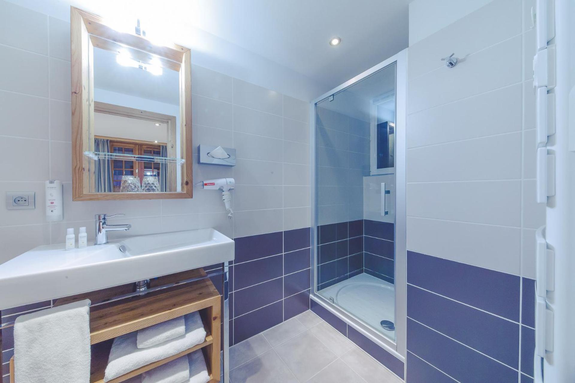 Junior Suite,1597556266:JPEG