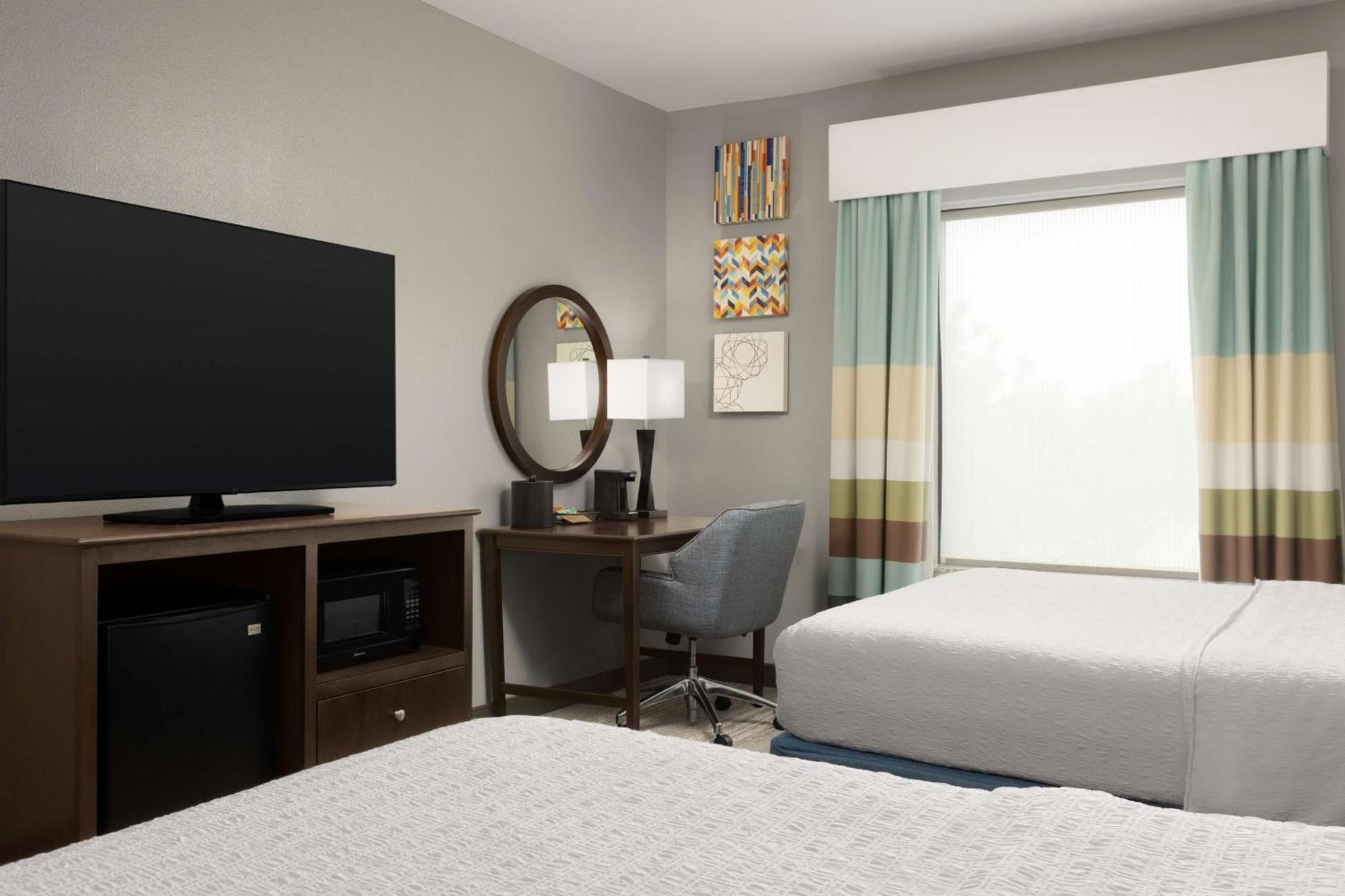 Queen Room Two Queen Beds Hearing Access or Non-Smoking