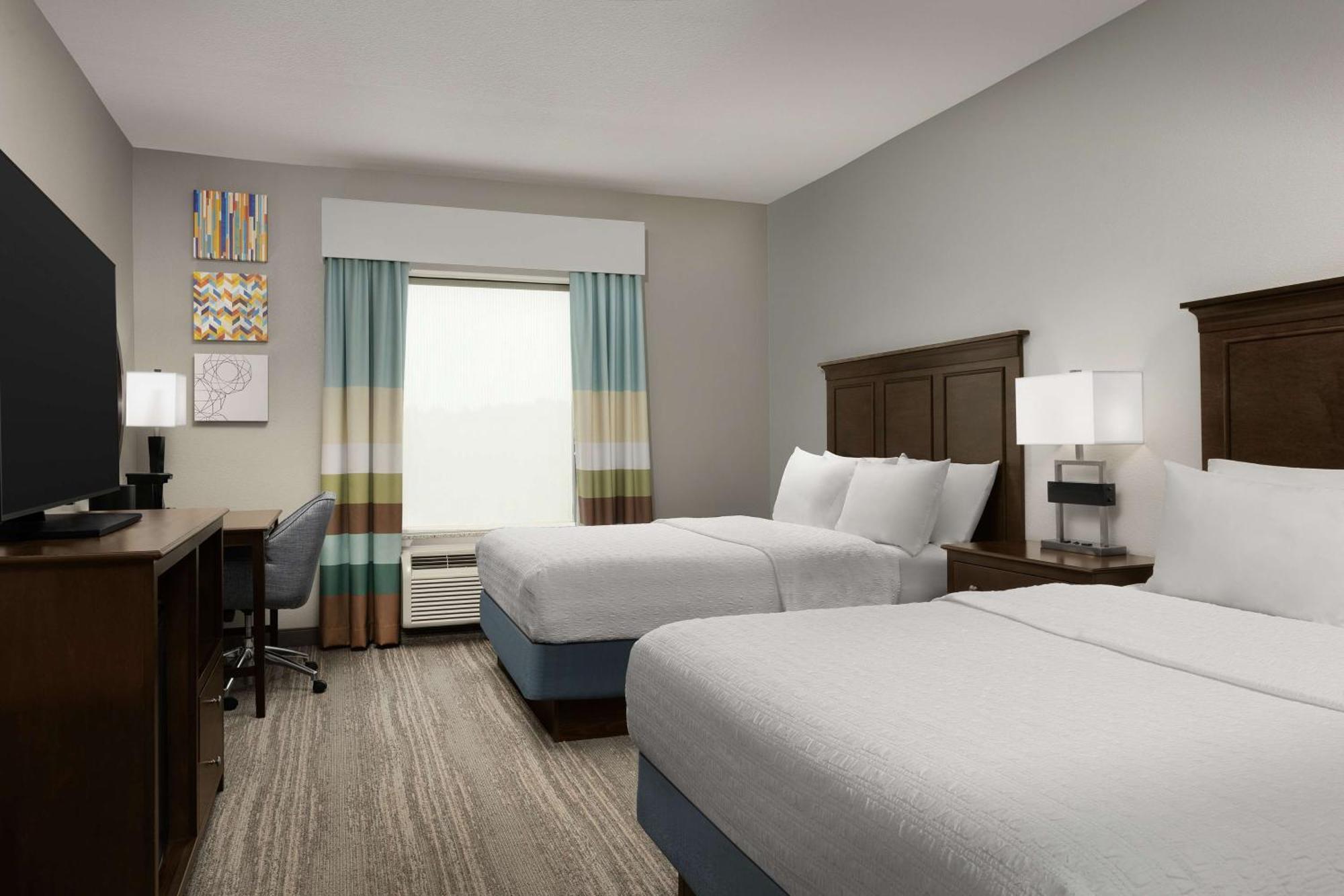 Queen Room Two Queen Beds Hearing Access or Non-Smoking