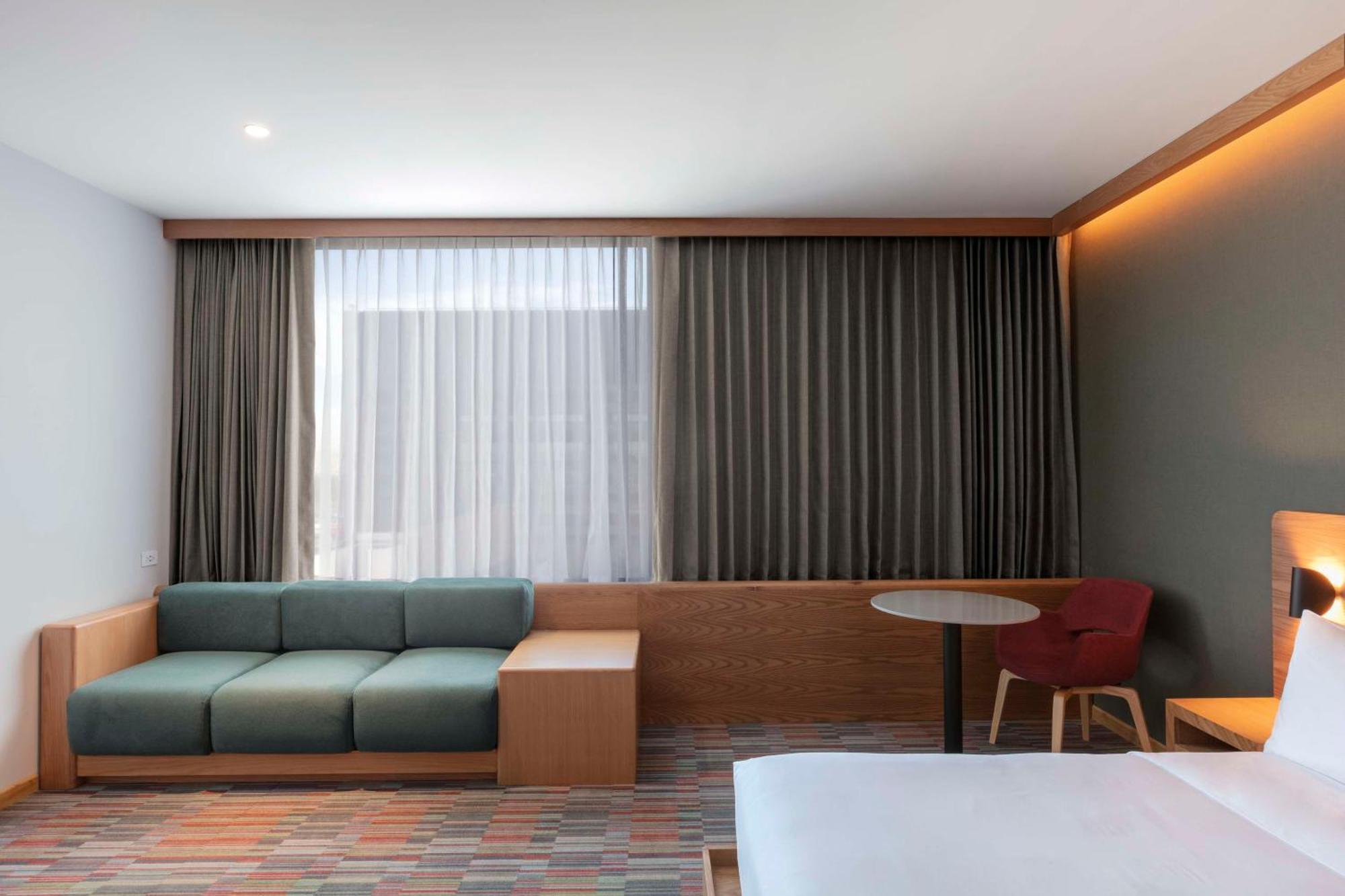Junior King Suite