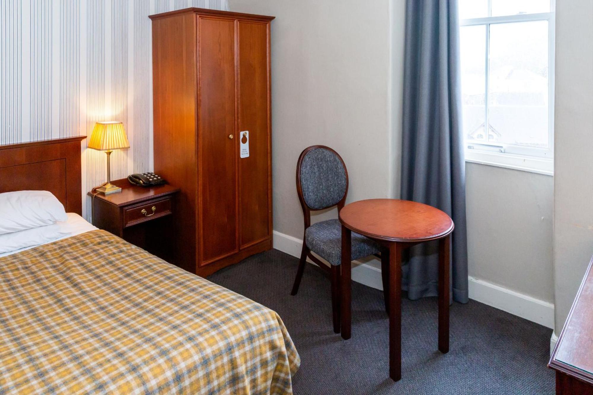 Classic Single Room