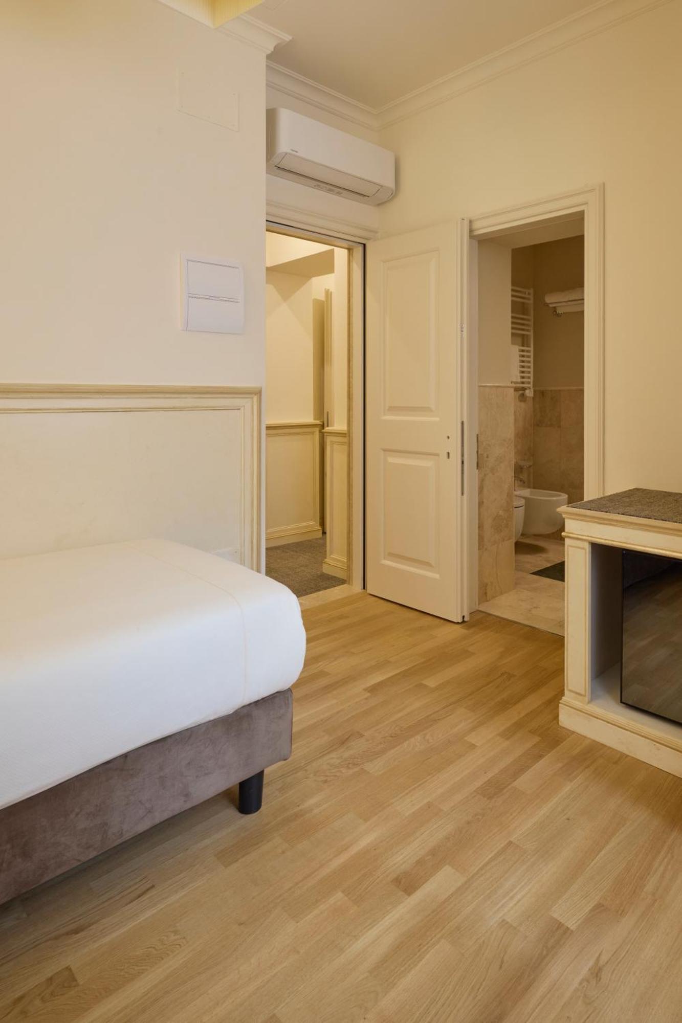 Standard Single Room Dependence