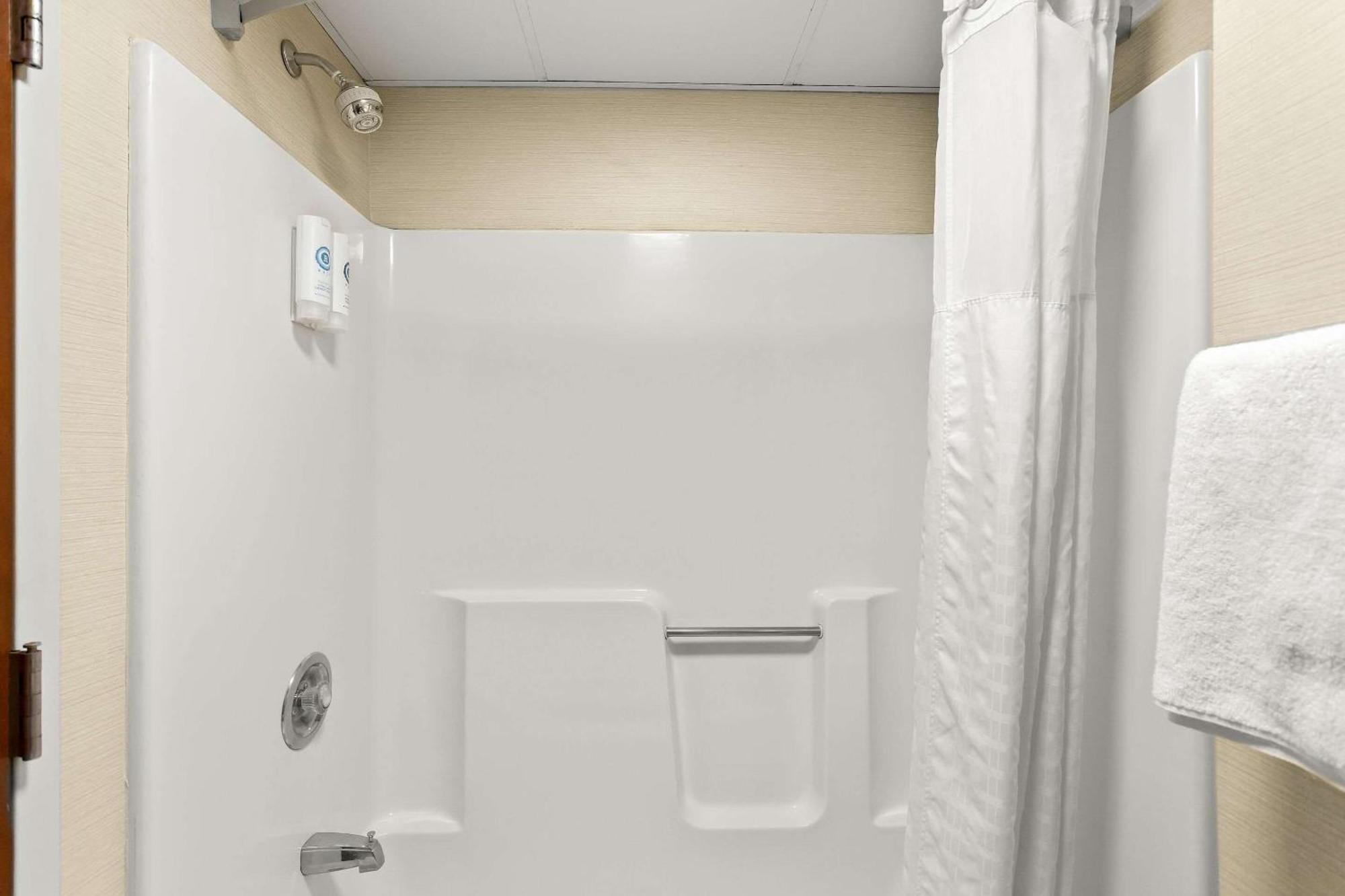 Double Room with Two Double Beds - Non-Smoking