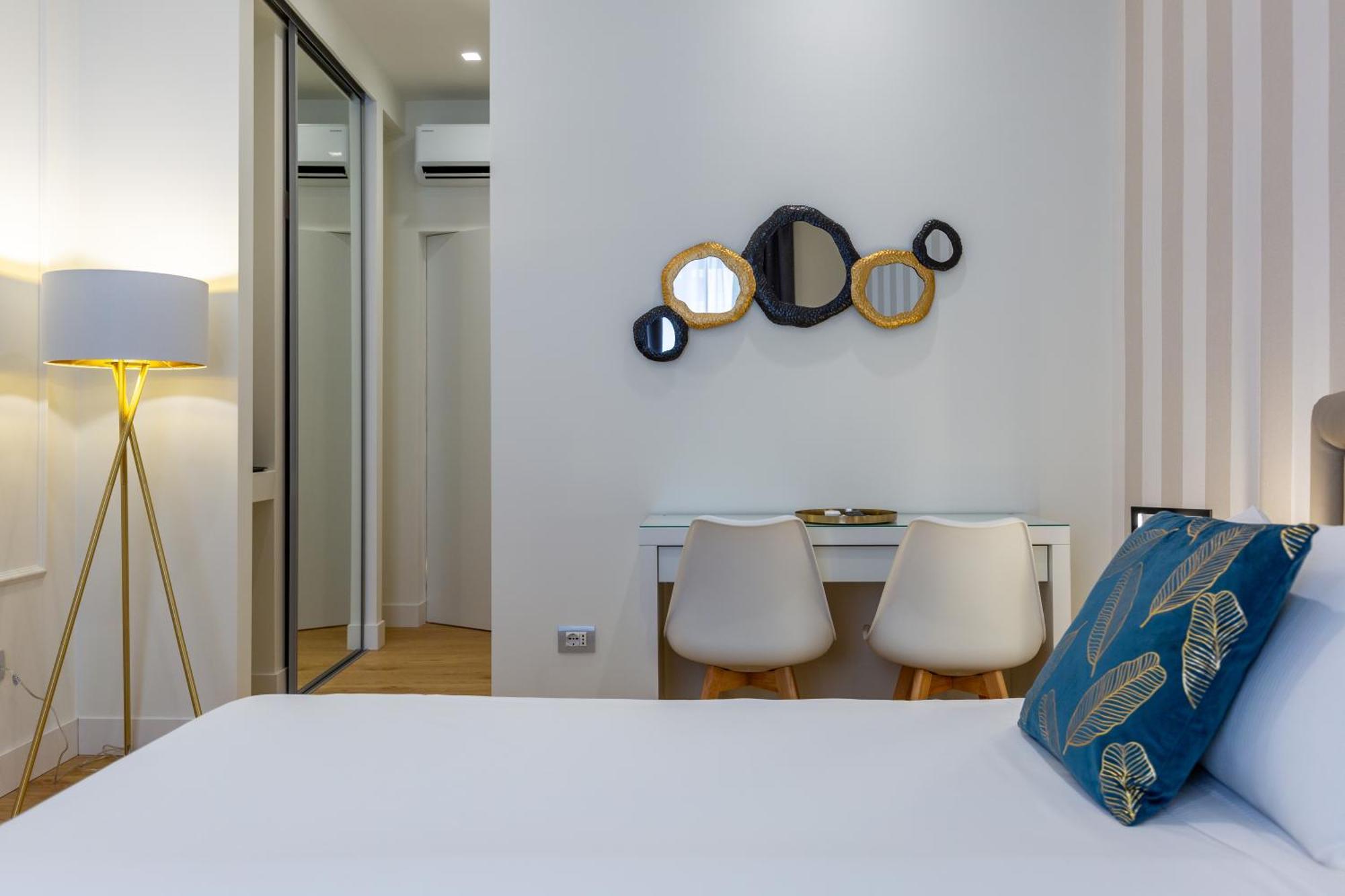 Deluxe Double or Twin Room City View