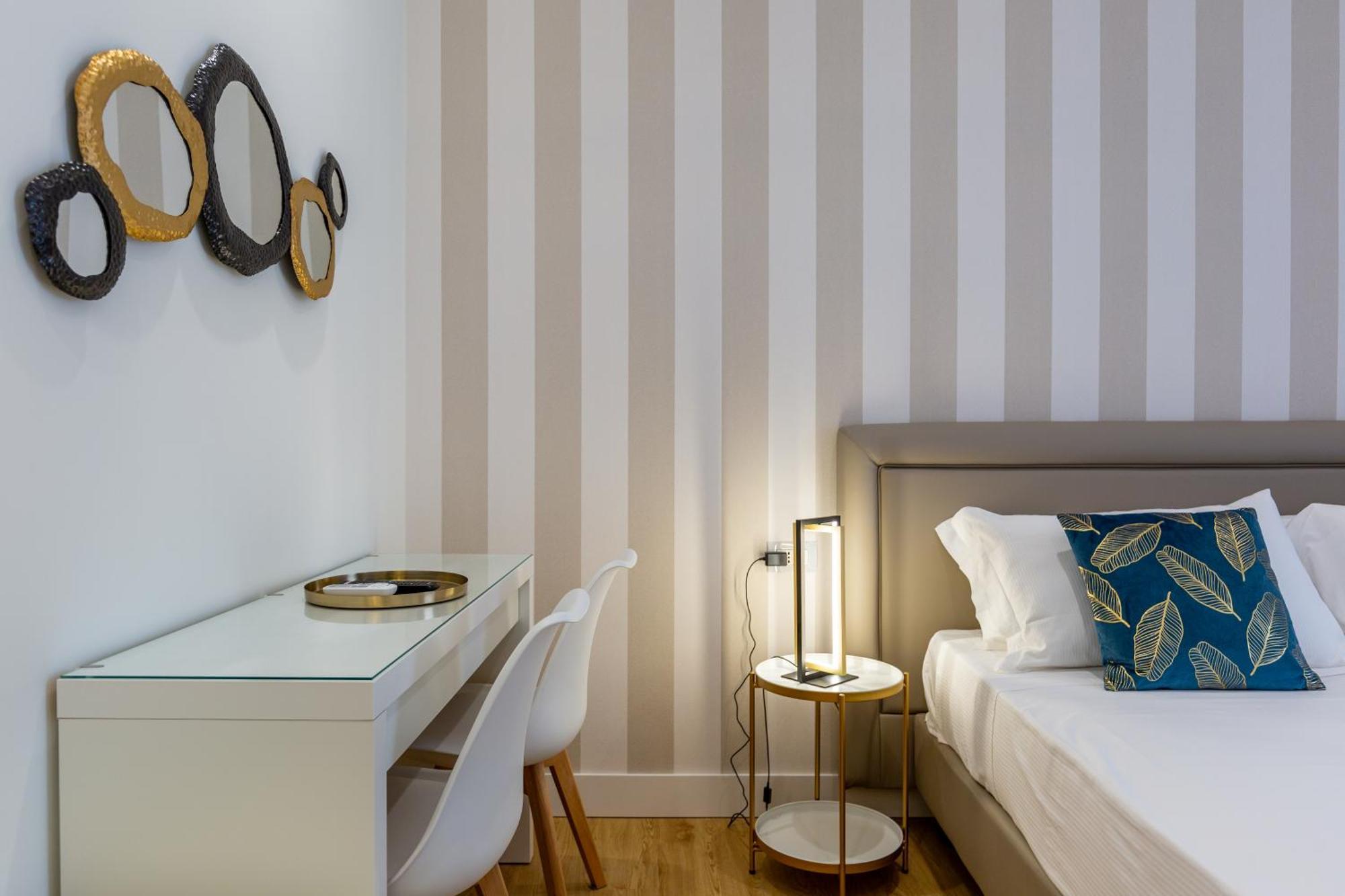 Deluxe Double or Twin Room City View