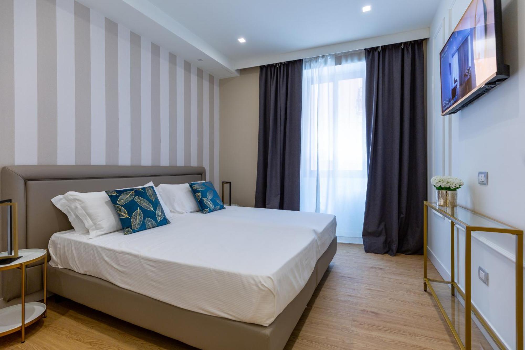 Deluxe Double or Twin Room City View