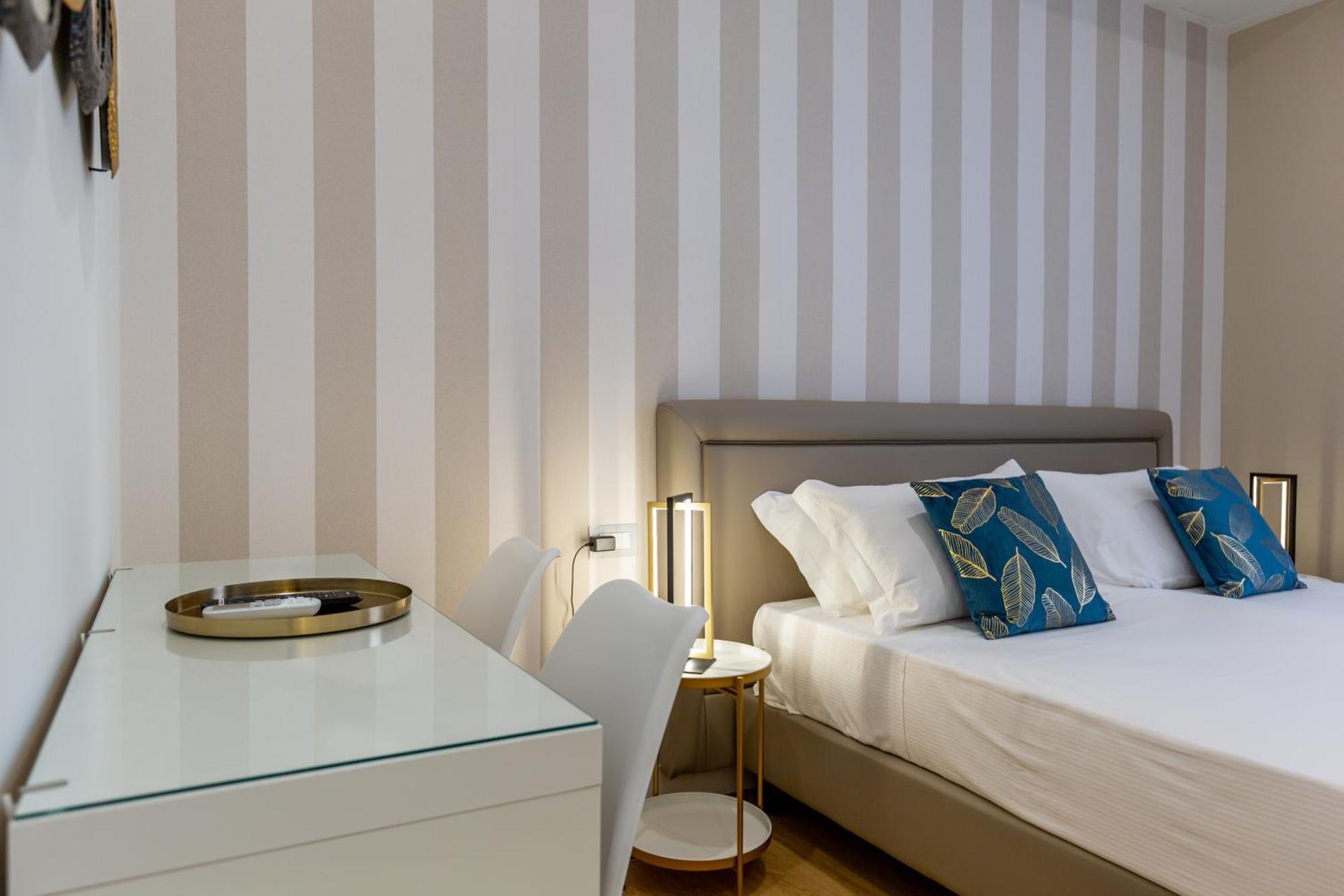 Deluxe Double or Twin Room City View