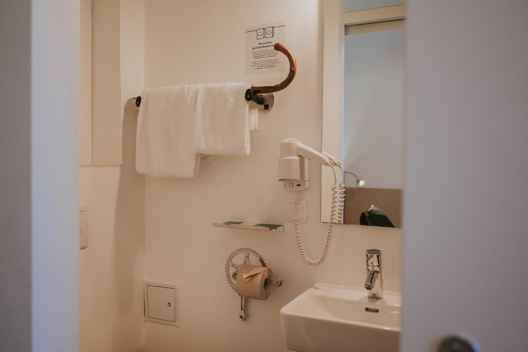 Budget Single Room,1598884635:JPEG
