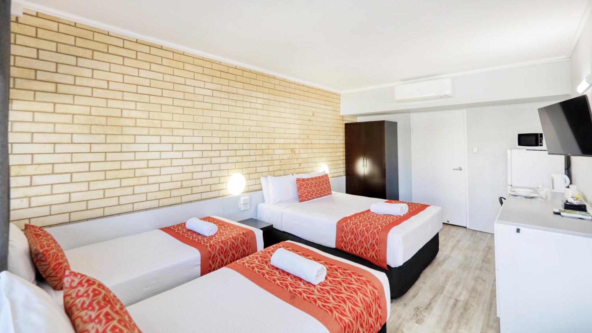 Deluxe Family Room