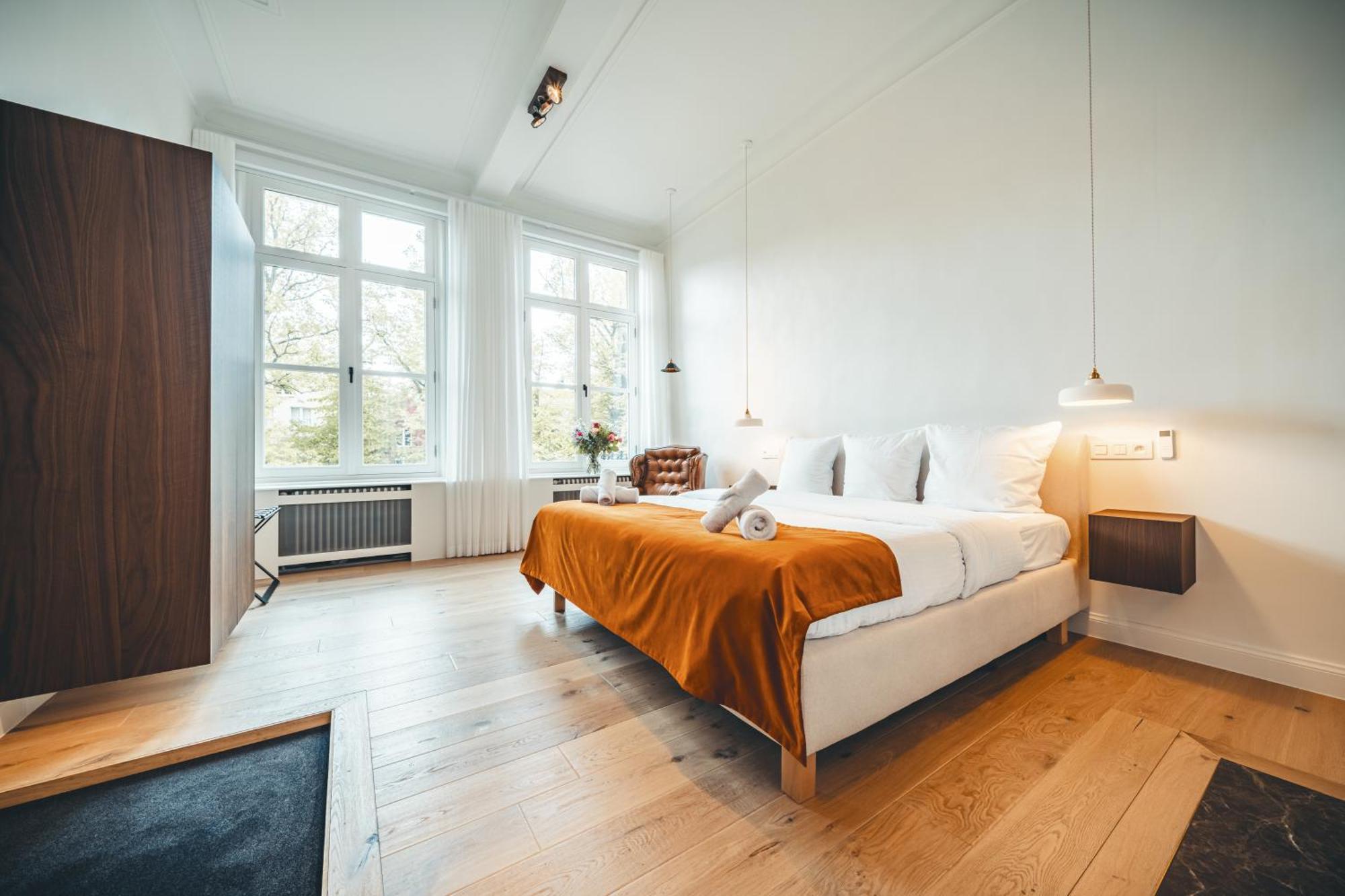 Deluxe Double Room Bath