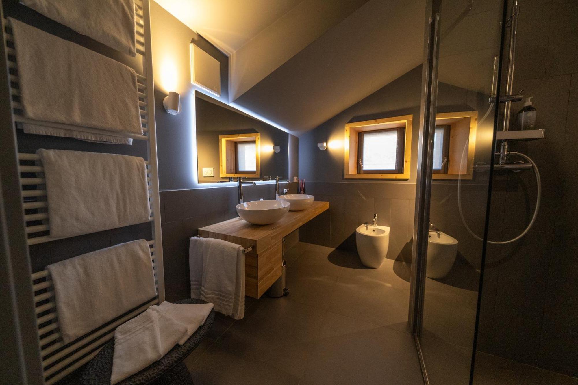 Deluxe Quadruple Room,1599485438:JPEG