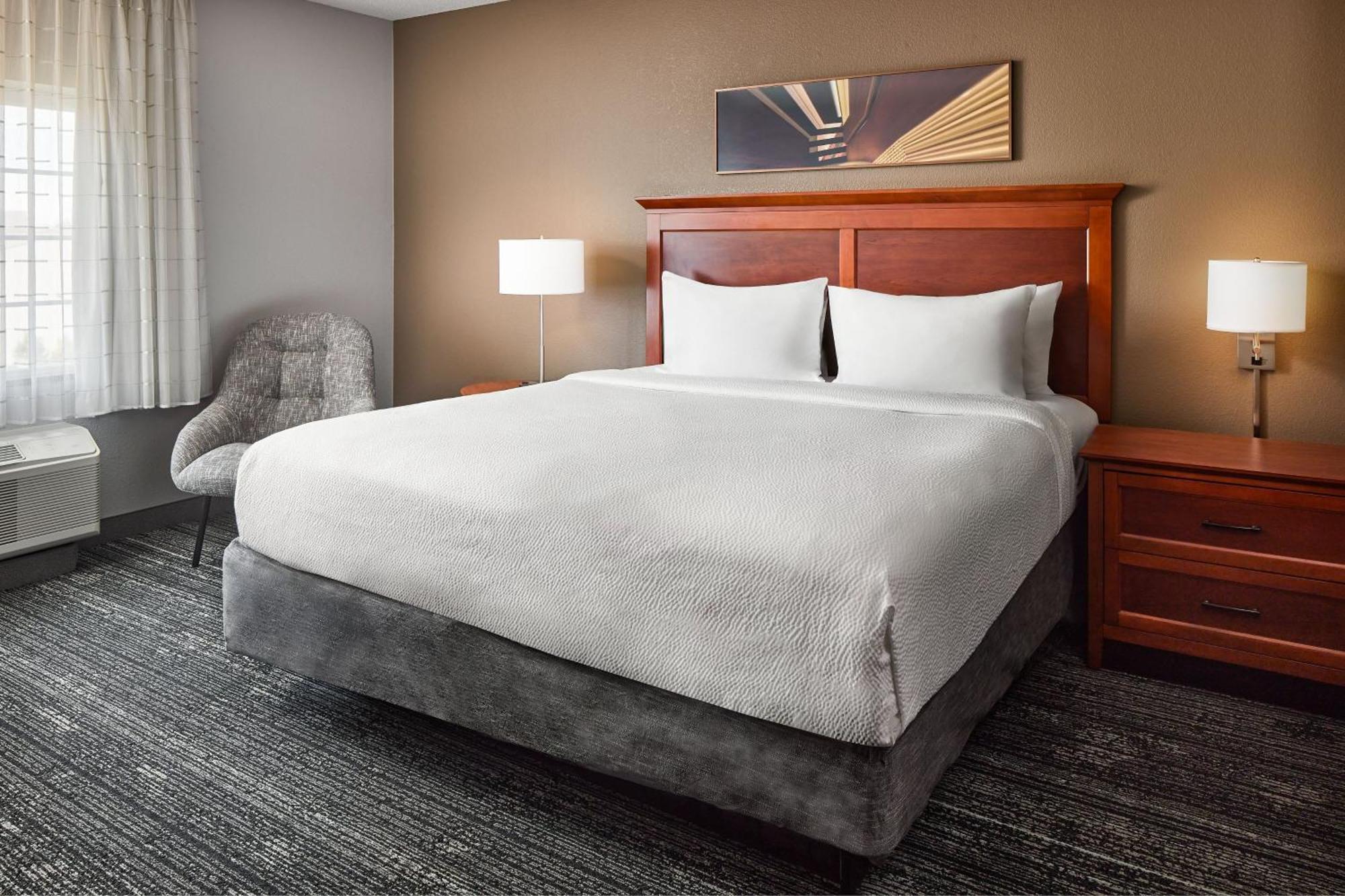 One-Bedroom Queen Suite Sofa Bed