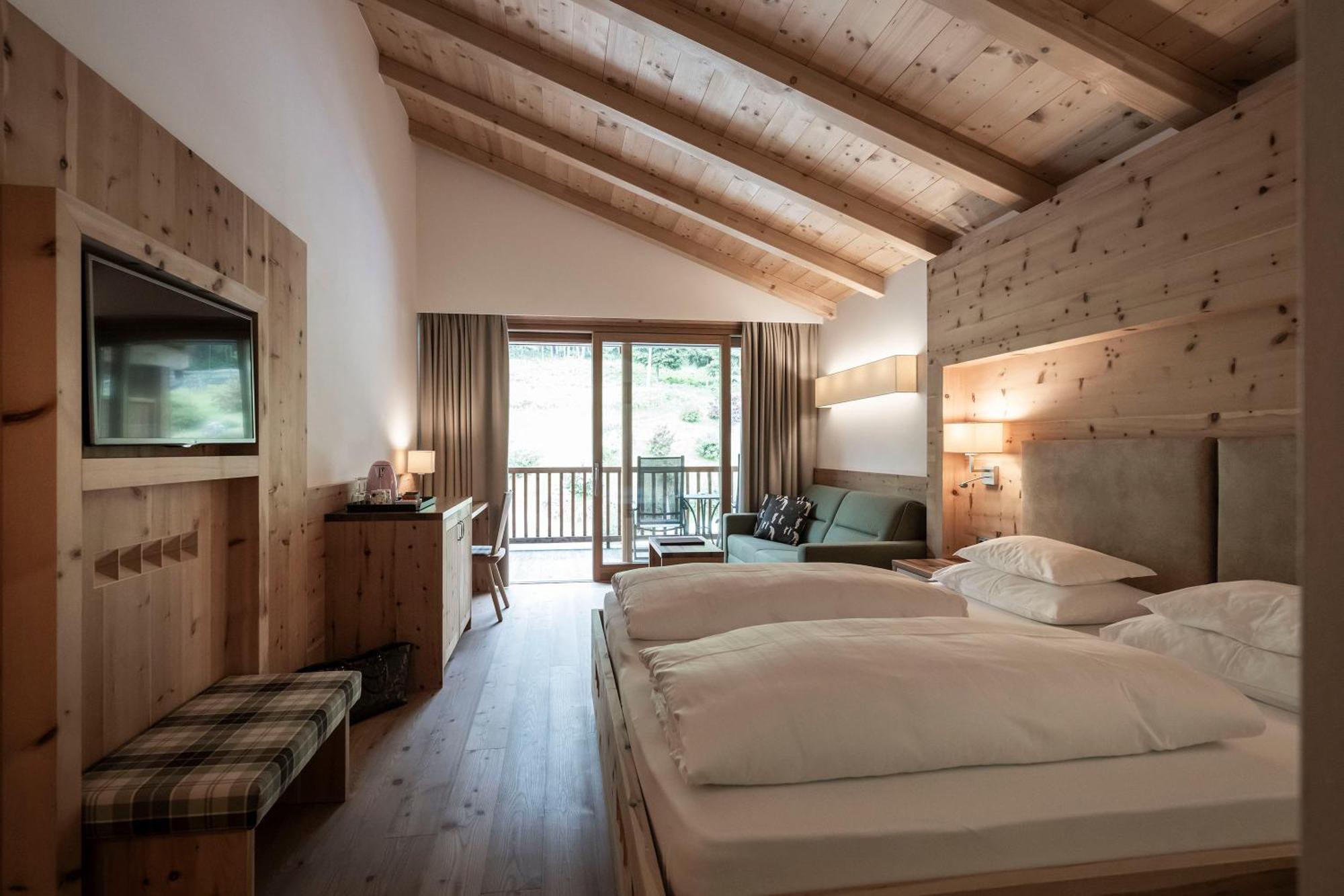 Comfort Double Room Balcony Mountain View