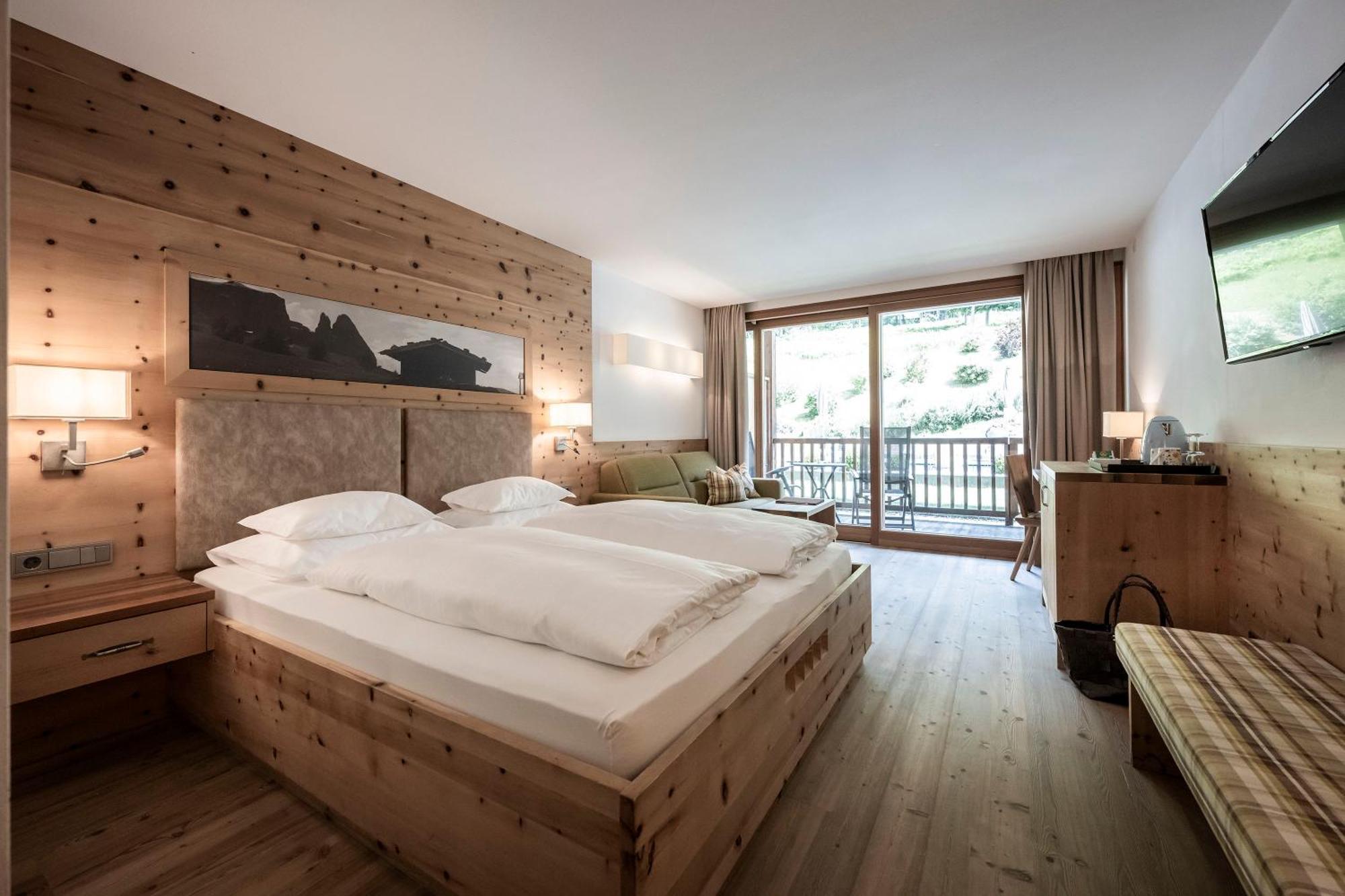 Comfort Double Room Balcony Mountain View